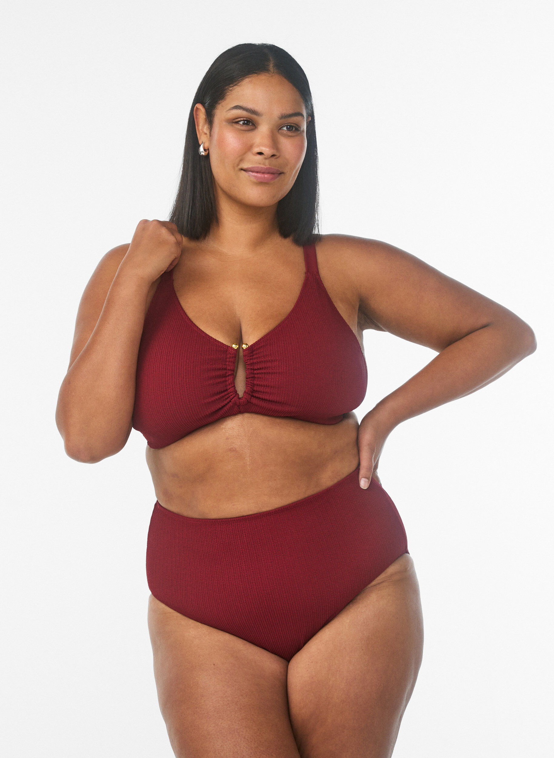 Hoch taillierte Bikinihose mit Struktur, Rot, Model