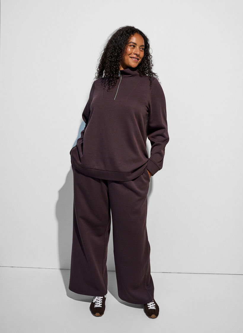 Pantalon de jogging taille haute avec coupe ample, Marron, Model image number 0