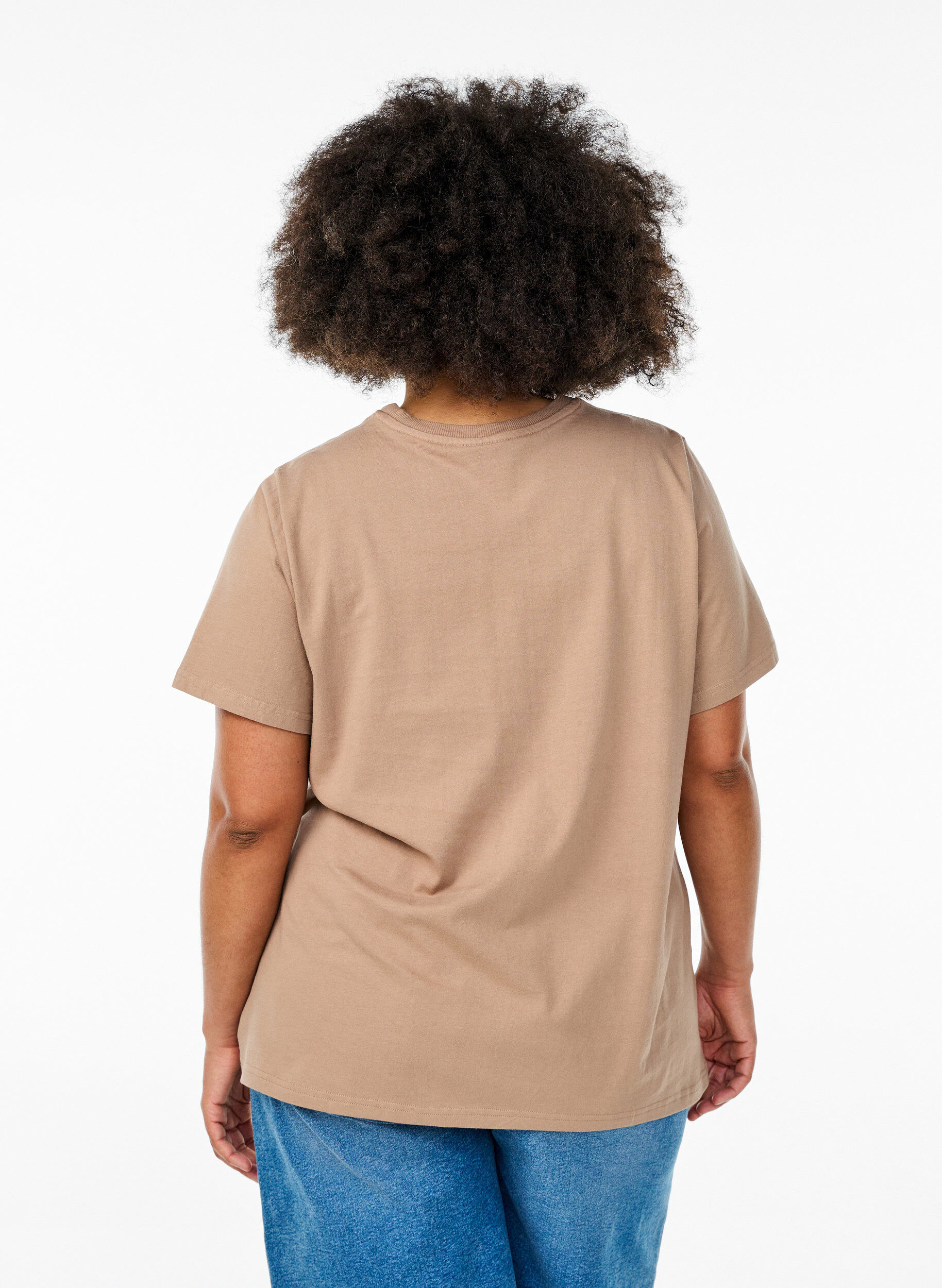 Zizzi T-Shirt aus Bio-Baumwolle mit Statement-Print, Beige, Model image number 2