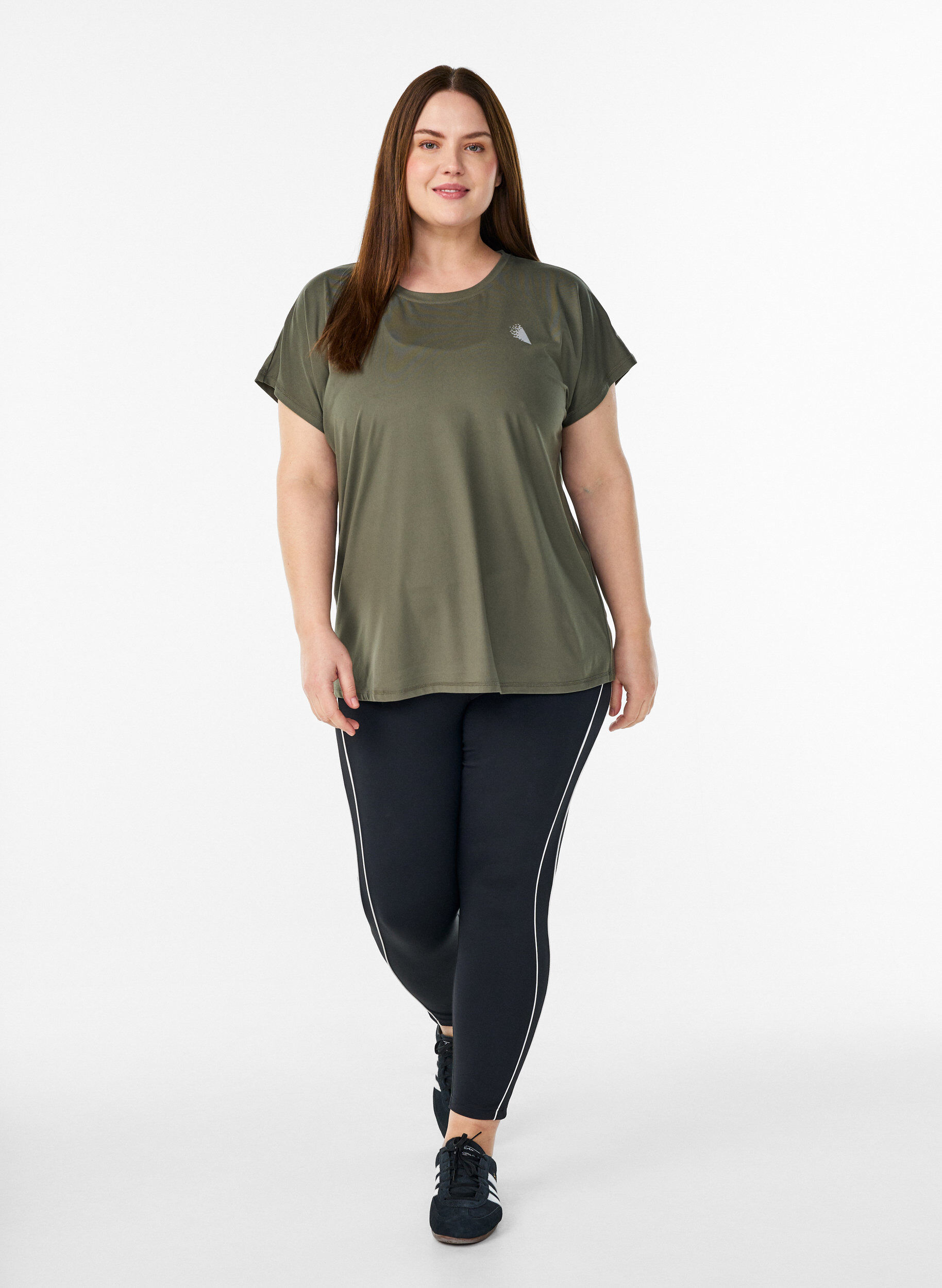 Zizzi Einfarbiges Trainings-T-Shirt, Gr&uuml;n, Model image number 1