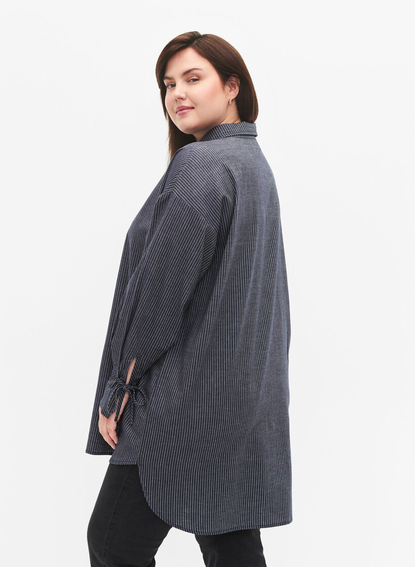 Chemise avec d&eacute;tail nou&eacute; sur les manches, Navy Stripe, Model image number 1