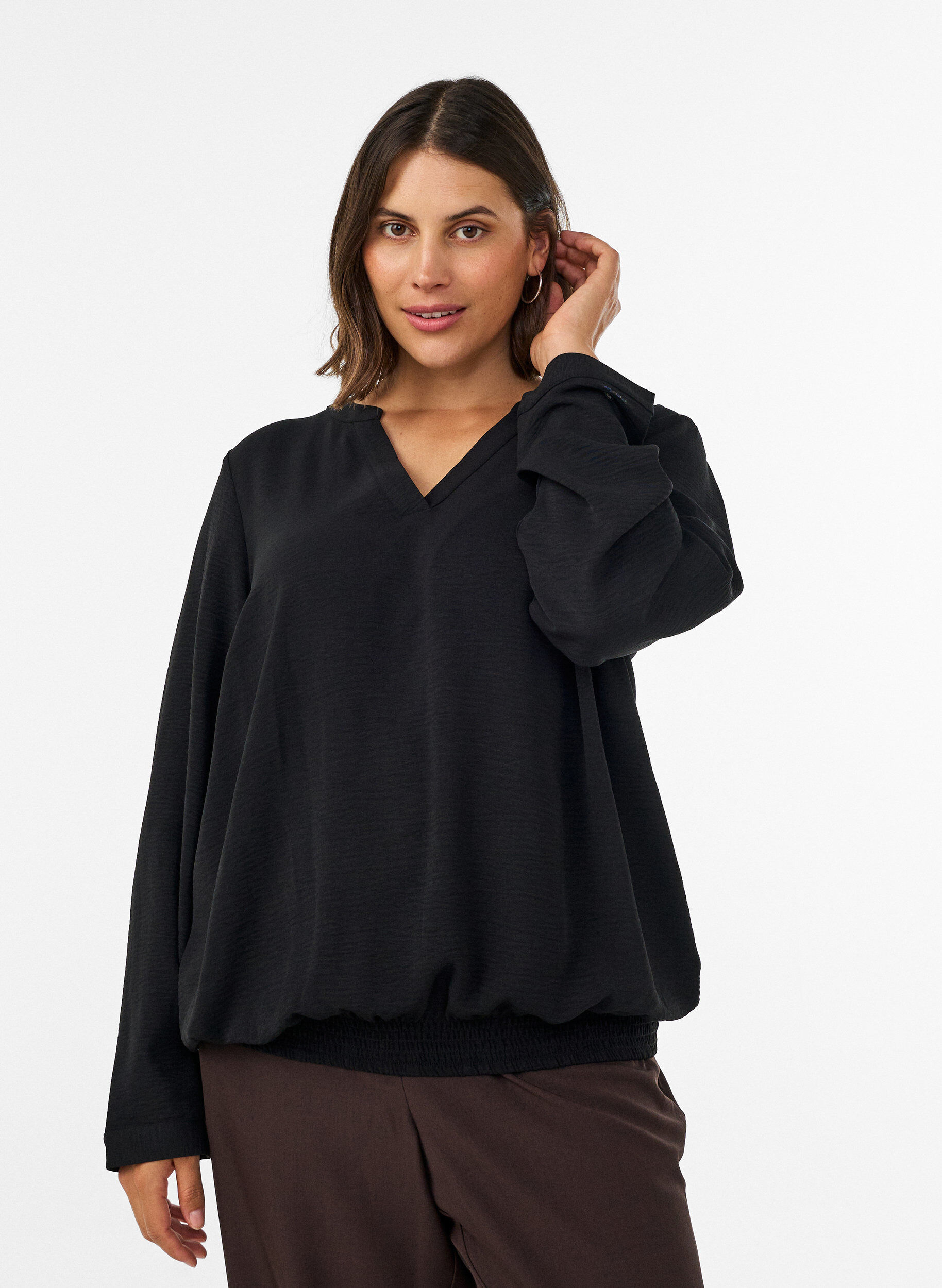 ZizziBlouse &agrave; la silhouette ballon avec col en V, Noir, Model image number 0