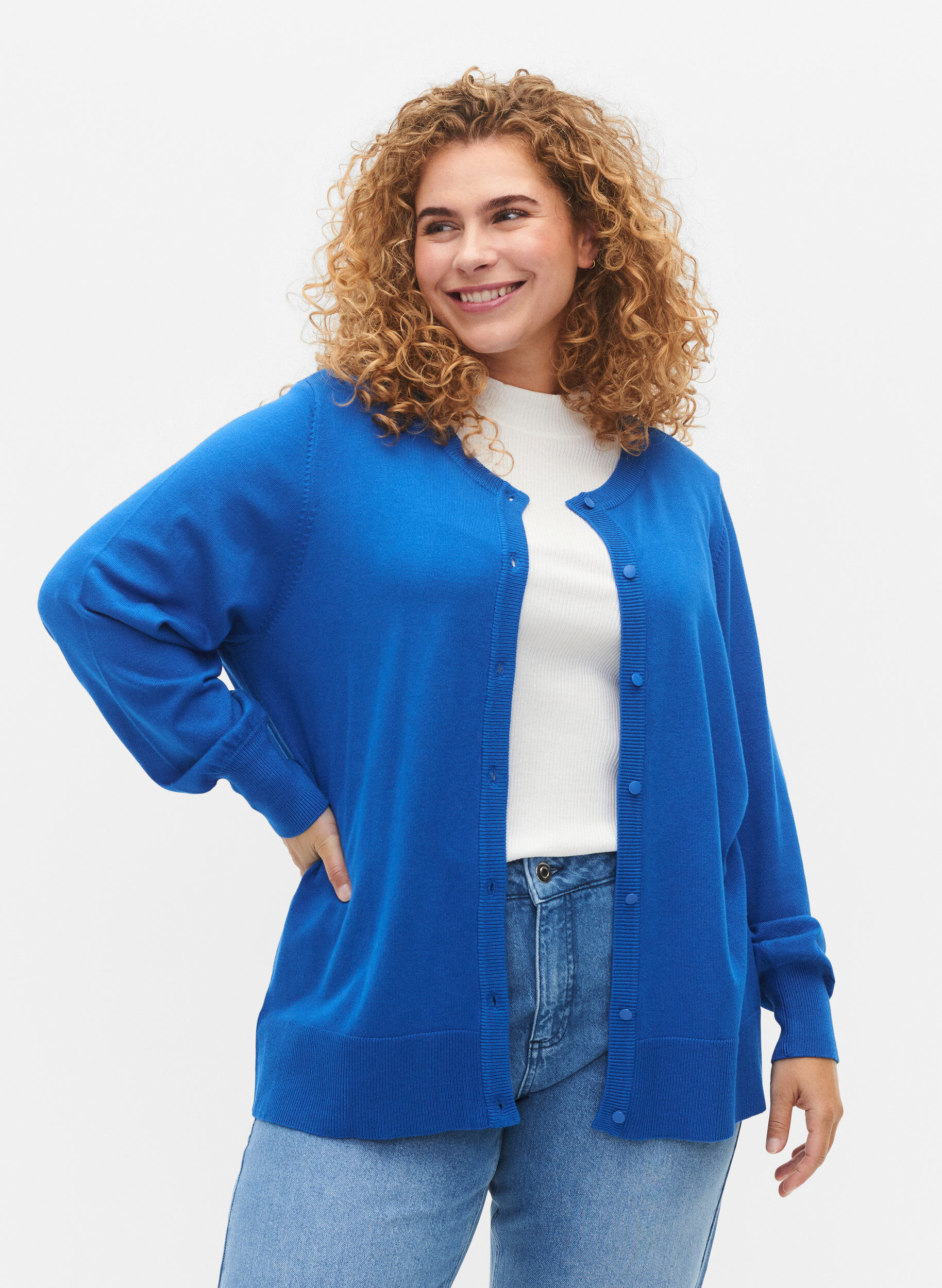 Zizzi Viskose-Strickjacke mit Kn&ouml;pfen, Princess Blue, Model image number 0