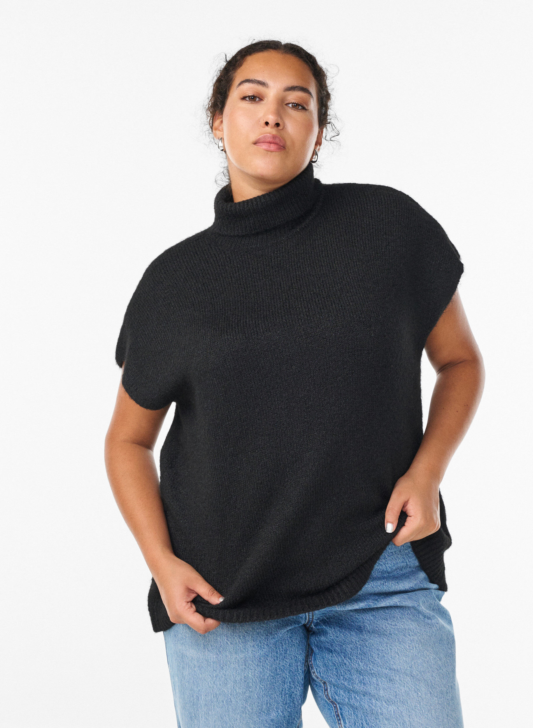 Zizzi Pull sans manches en maille &agrave; col roul&eacute;, Noir, Model image number 0