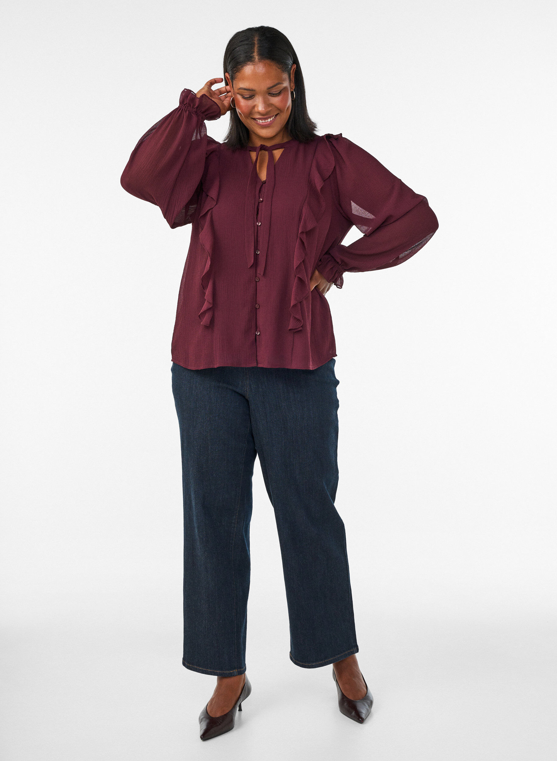 ZizziTransparente Bluse mit R&uuml;schen und Bindeband, Rot, Model image number 1
