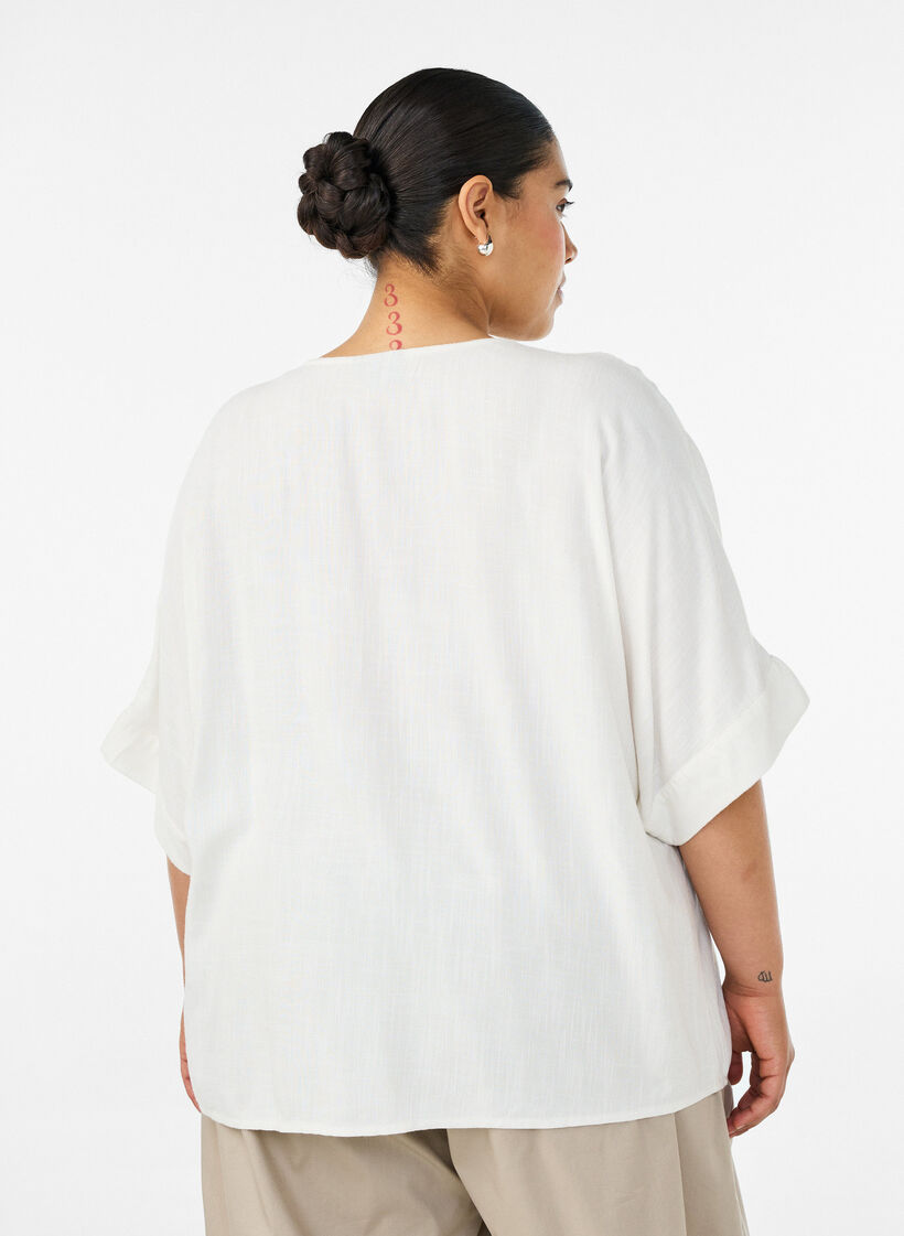 Viskosebluse mit Crochet-Besatz und Kn&ouml;pfen, Vanille, Model image number 2
