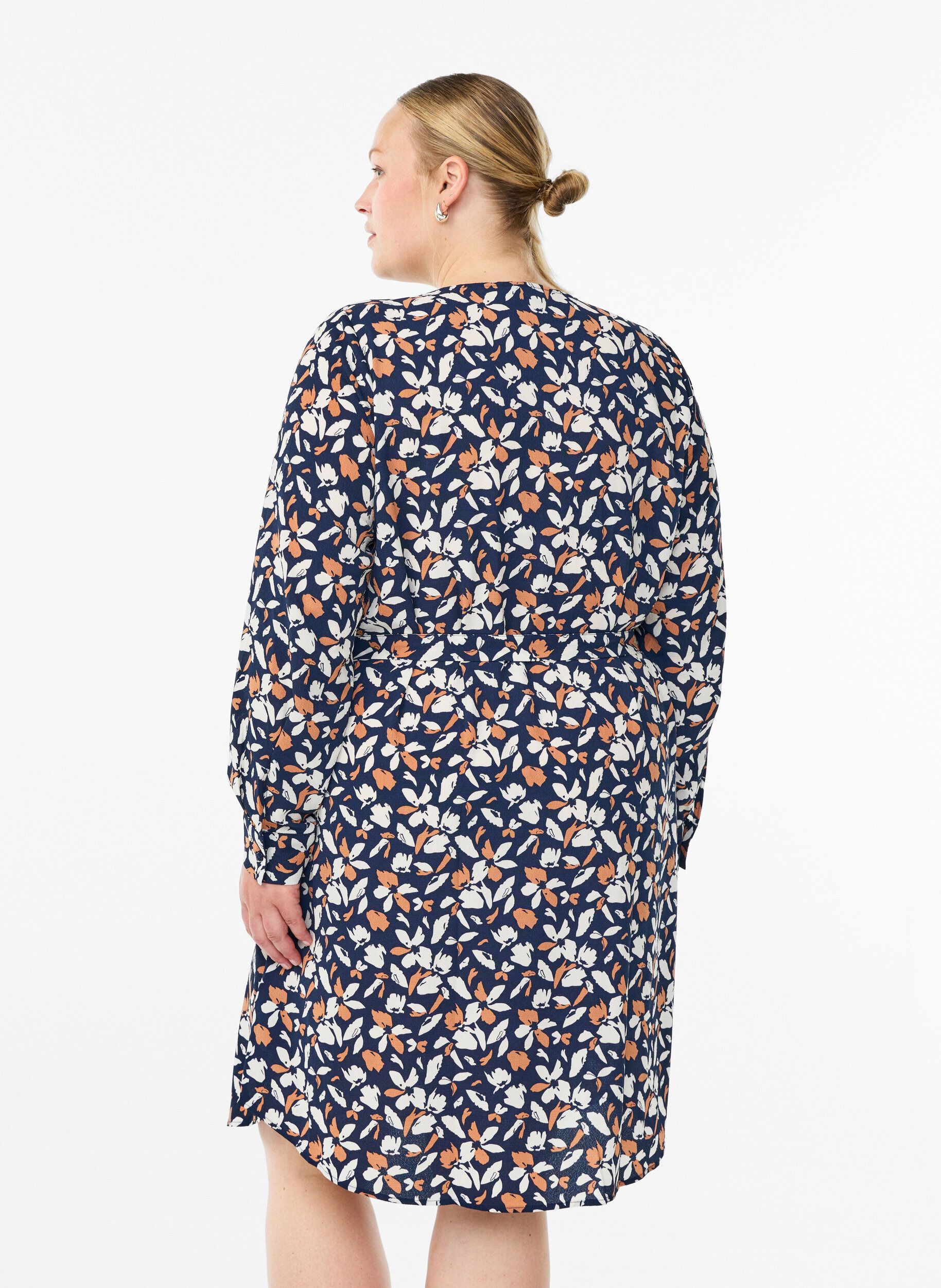 Zizzi Lang&auml;rmliges Hemdblusenkleid mit Bindeg&uuml;rtel, Blau, Model image number 2