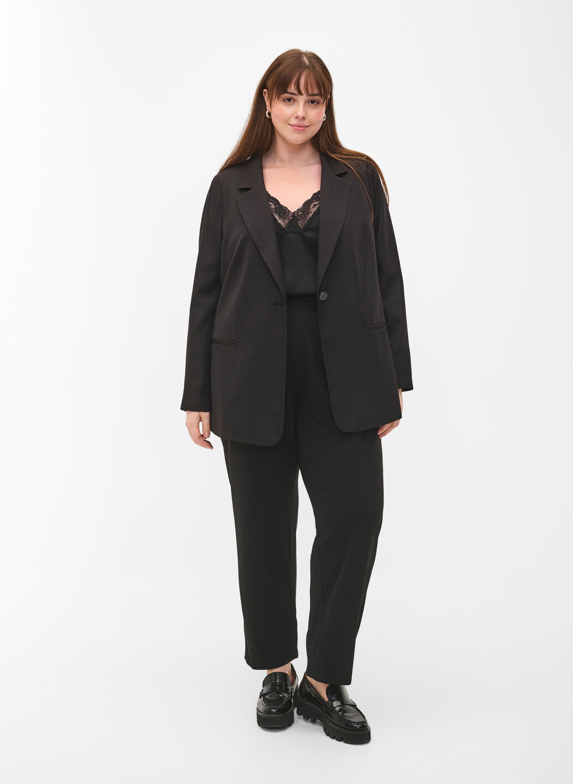 Zizzi FLASH &ndash; Schlichter Blazer mit Knopf, Schwarz, Model image number 1
