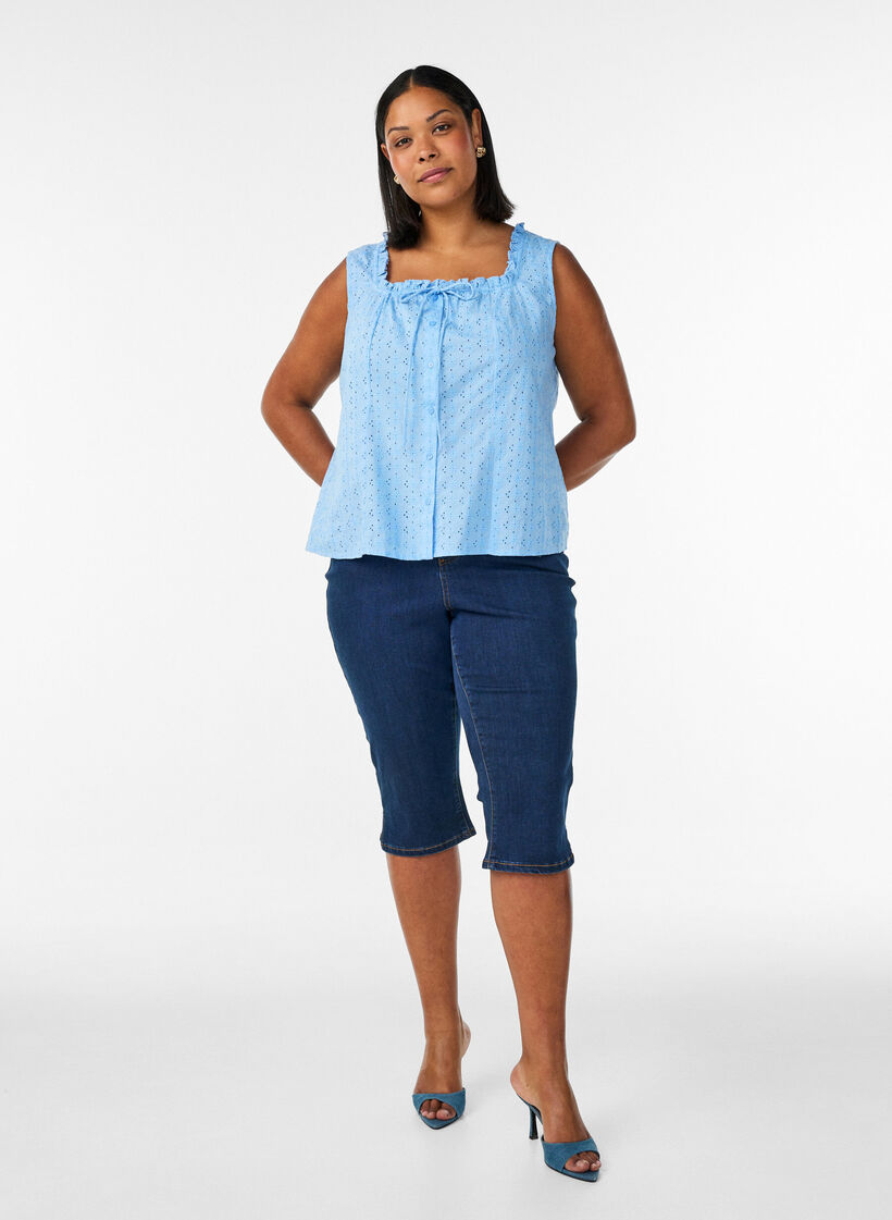 &Auml;rmellose Bluse mit Lochstickerei und R&uuml;schen, Blau, Model image number 1