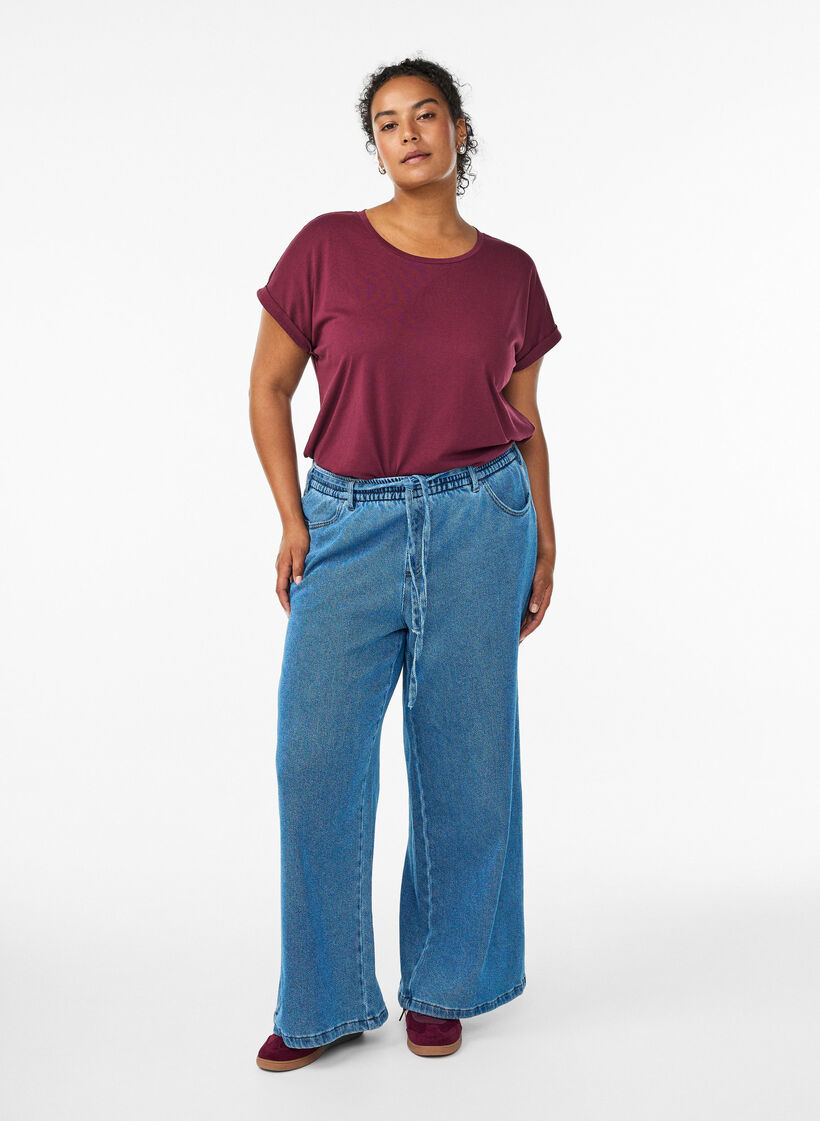 Kurz&auml;rmeliges T-Shirt aus einer Baumwollmischung, Rot, Model image number 1