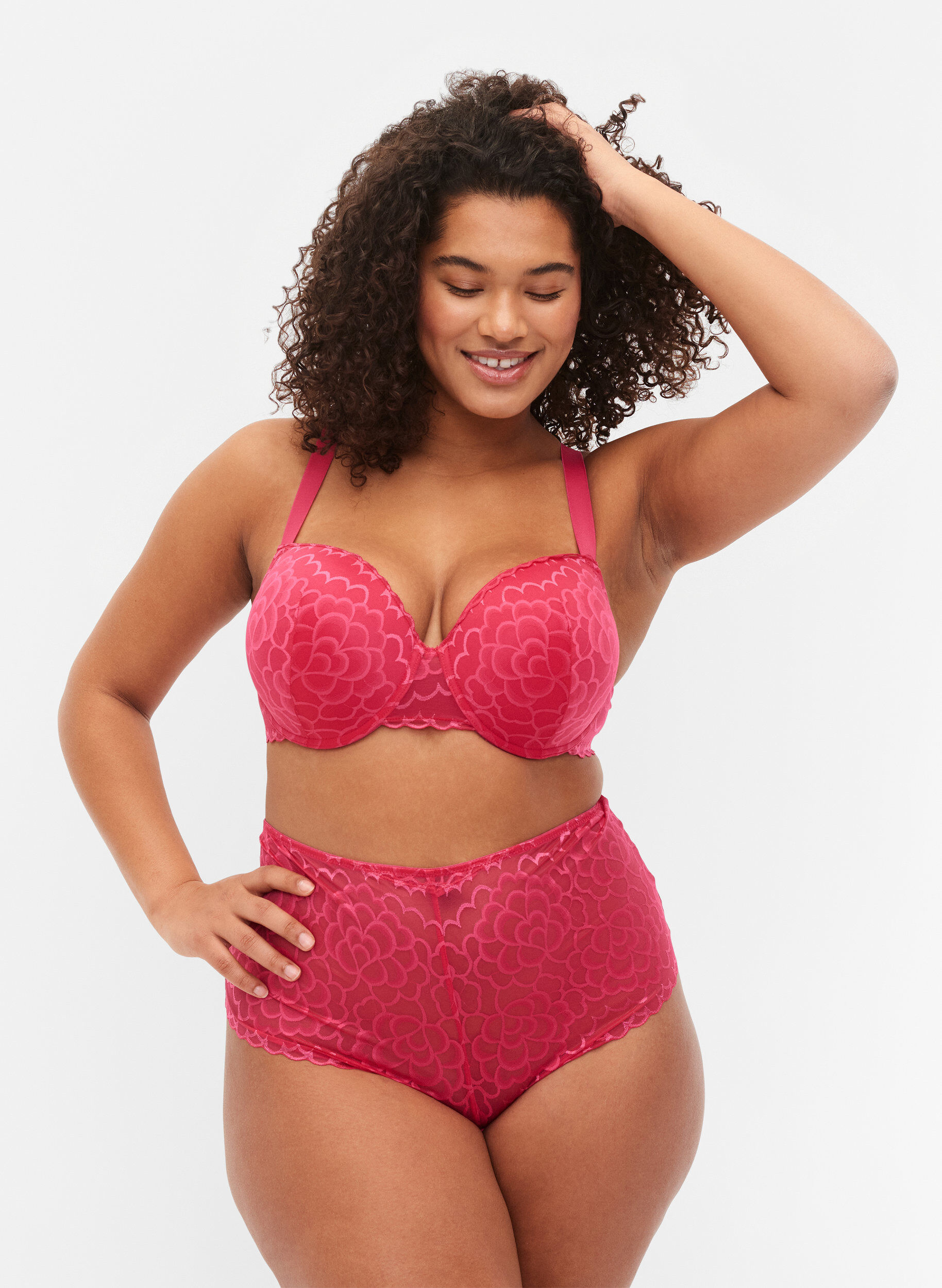 Zizzi Soutien-gorge rembourr&eacute; avec dentelle et armature, Jazzy, Model image number 2