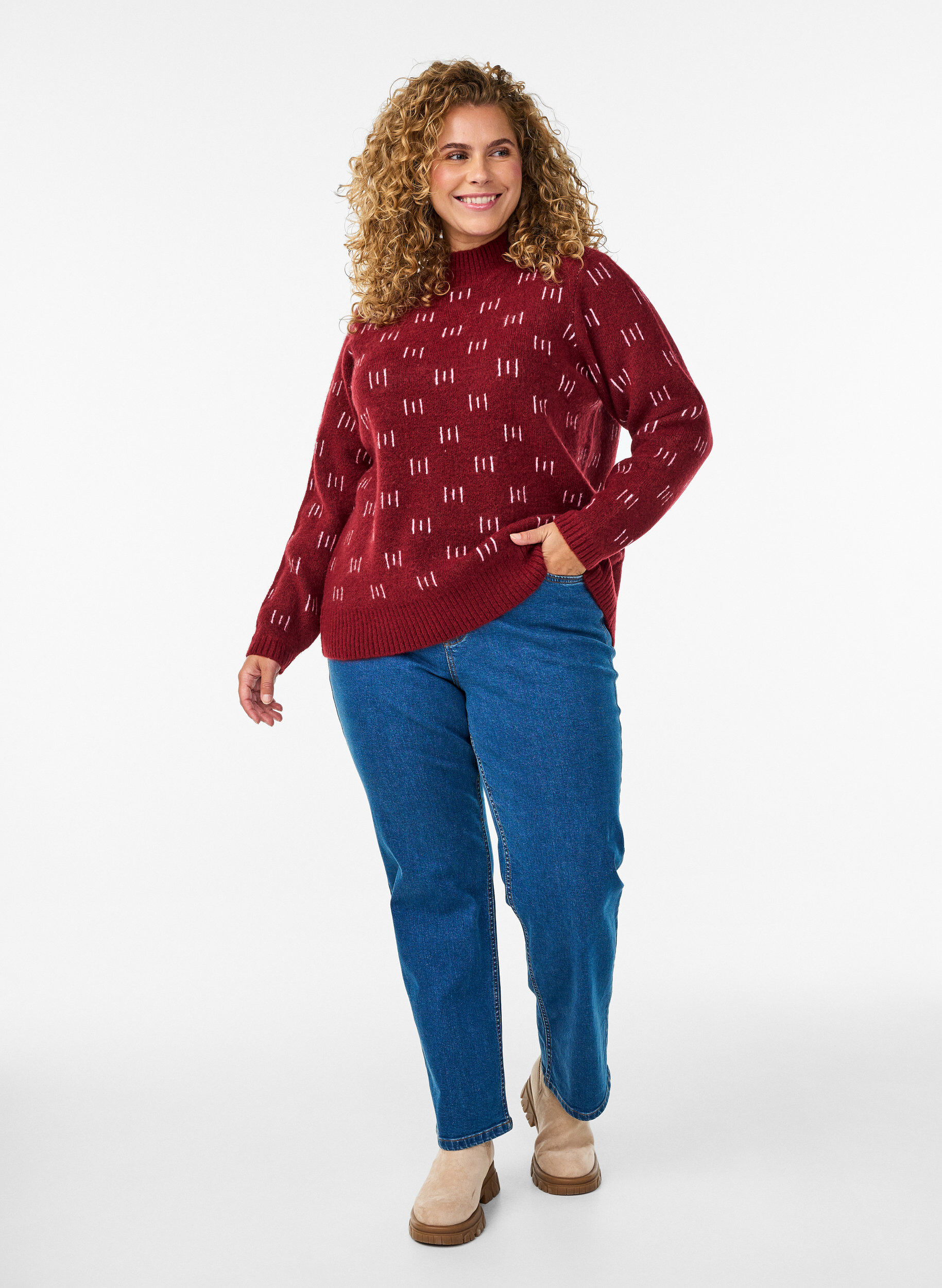 Zizzi Haut en maille &agrave; motifs &agrave; col montant, Bordeaux fonc&eacute;, Model image number 1