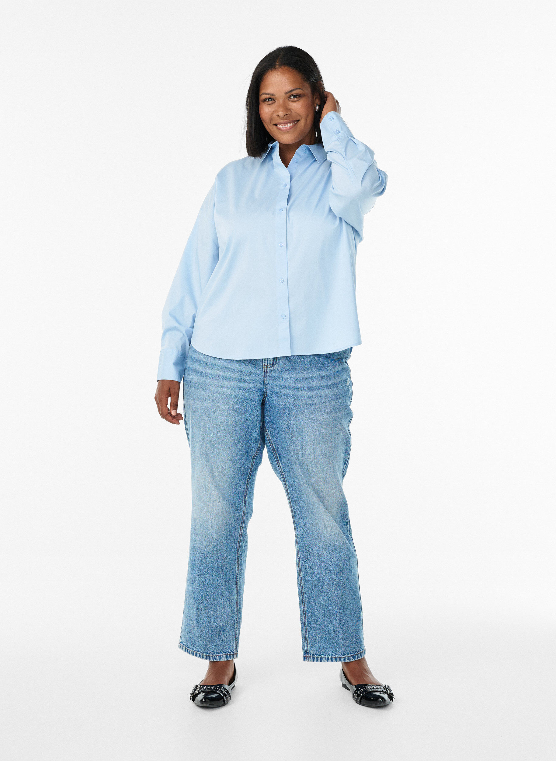 Zizzi Chemise classique en coton &agrave; coupe ample, Bleu Clair, Model image number 1