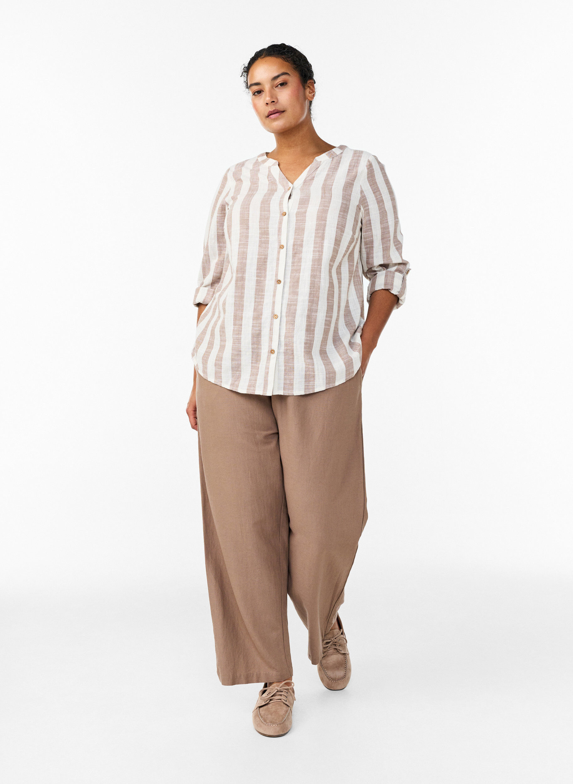 Zizzi Pantalon smock&eacute; avec lin, Marron, Model image number 0