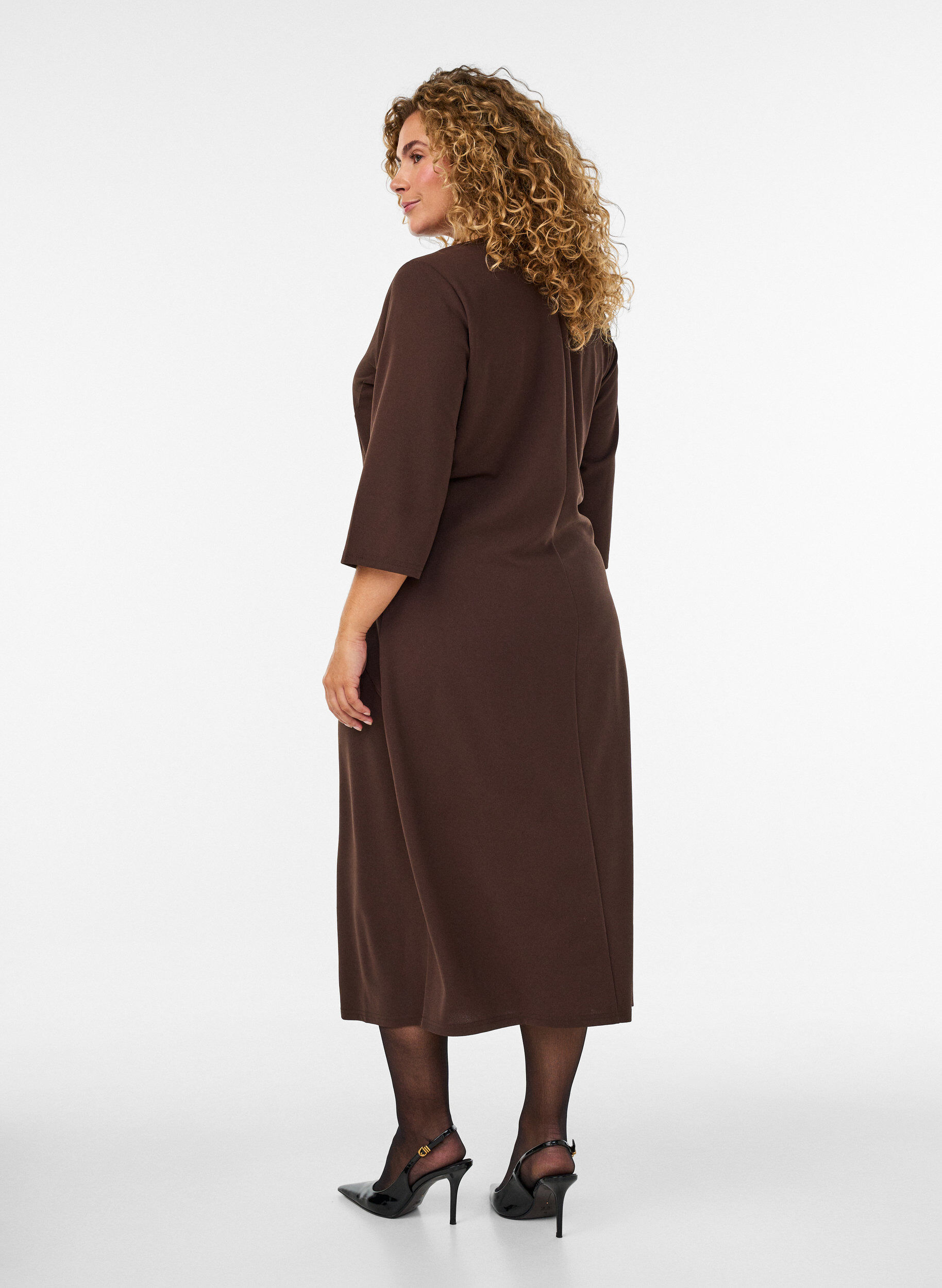 ZizziRobe en jersey avec drap&eacute; et boucle d&eacute;corative, Marron, Model image number 1