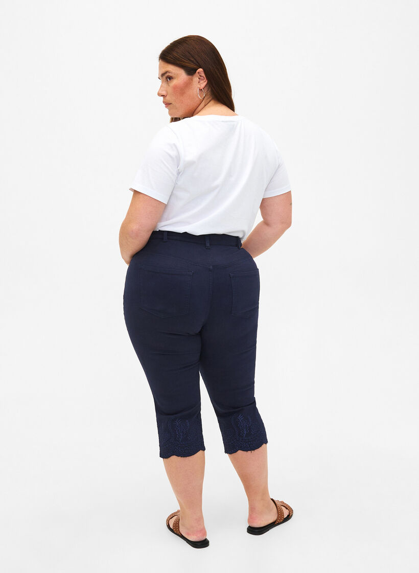  Pantacourts taille haute avec broderie anglaise, Night Sky, Model image number 1