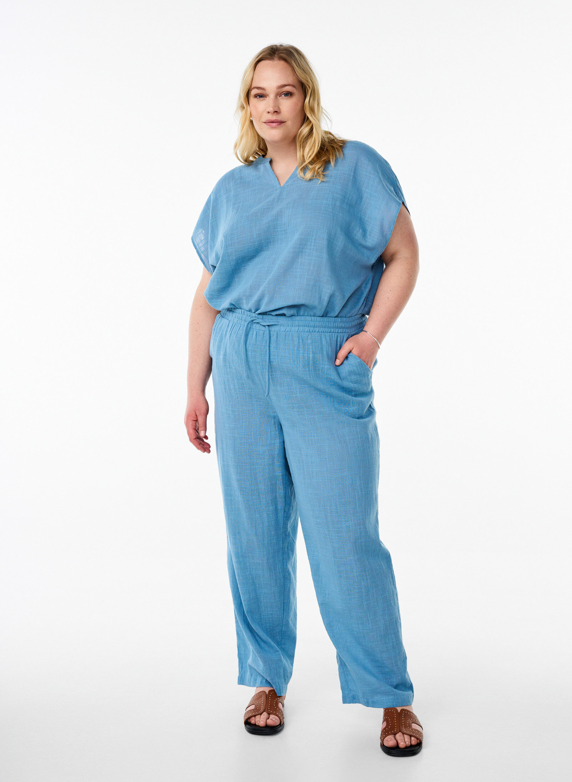 Zizzi FLASH - Lockere Bluse mit angeschnittenen &Auml;rmeln, Blau, Model image number 1