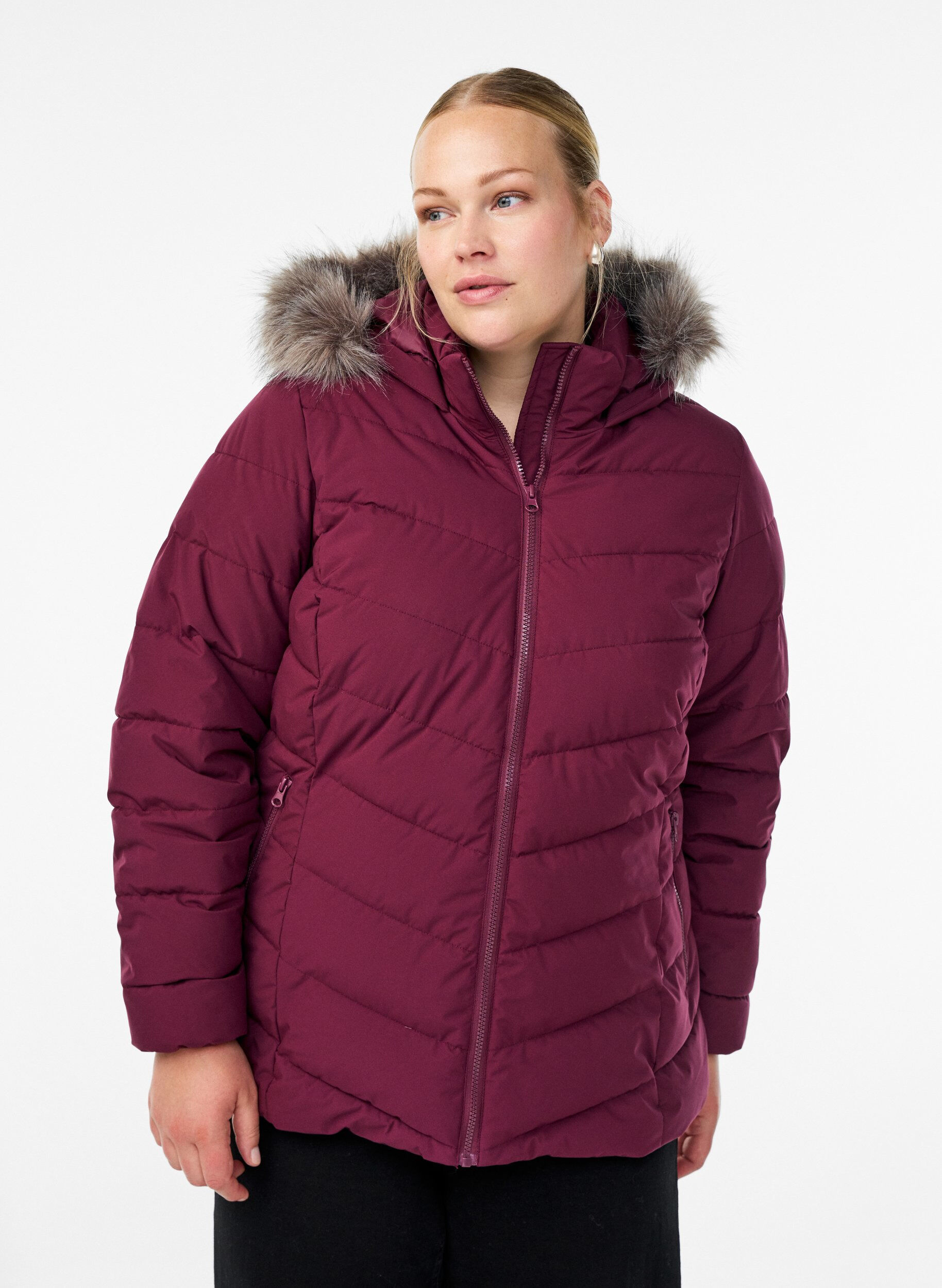ZizziKurze Steppjacke mit Kapuze, Dunkles Bordeaux, Model image number 0