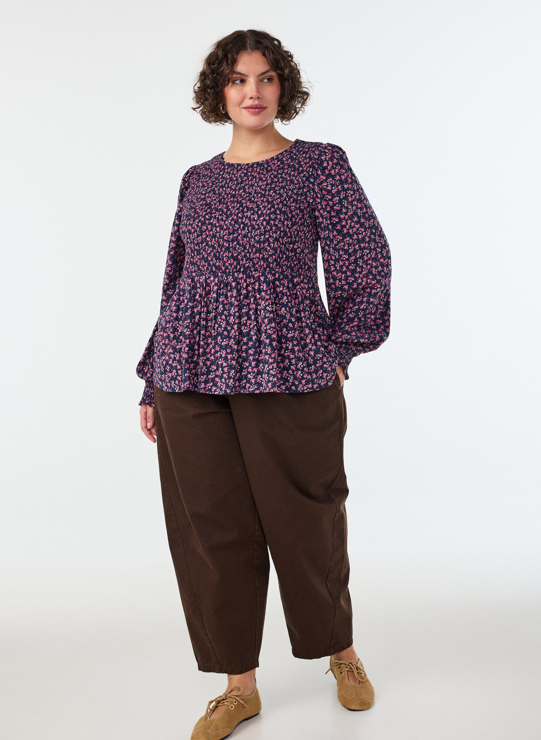 ZizziBluse mit gesmoktem Oberteil und gebl&uuml;mtem Print, Blau, Model image number 0