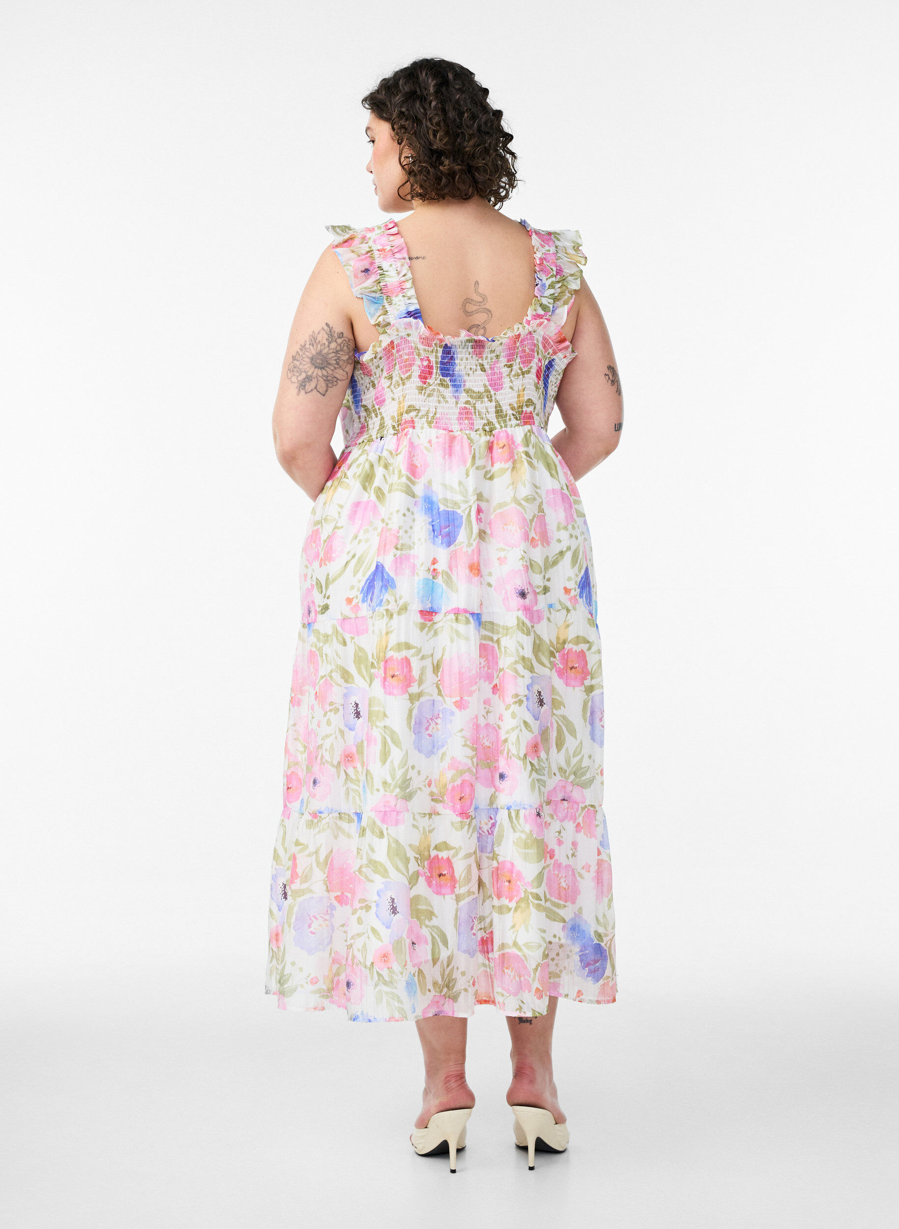 ZizziRobe longue fleurie en lyocell avec volants, Blanc, Model image number 1