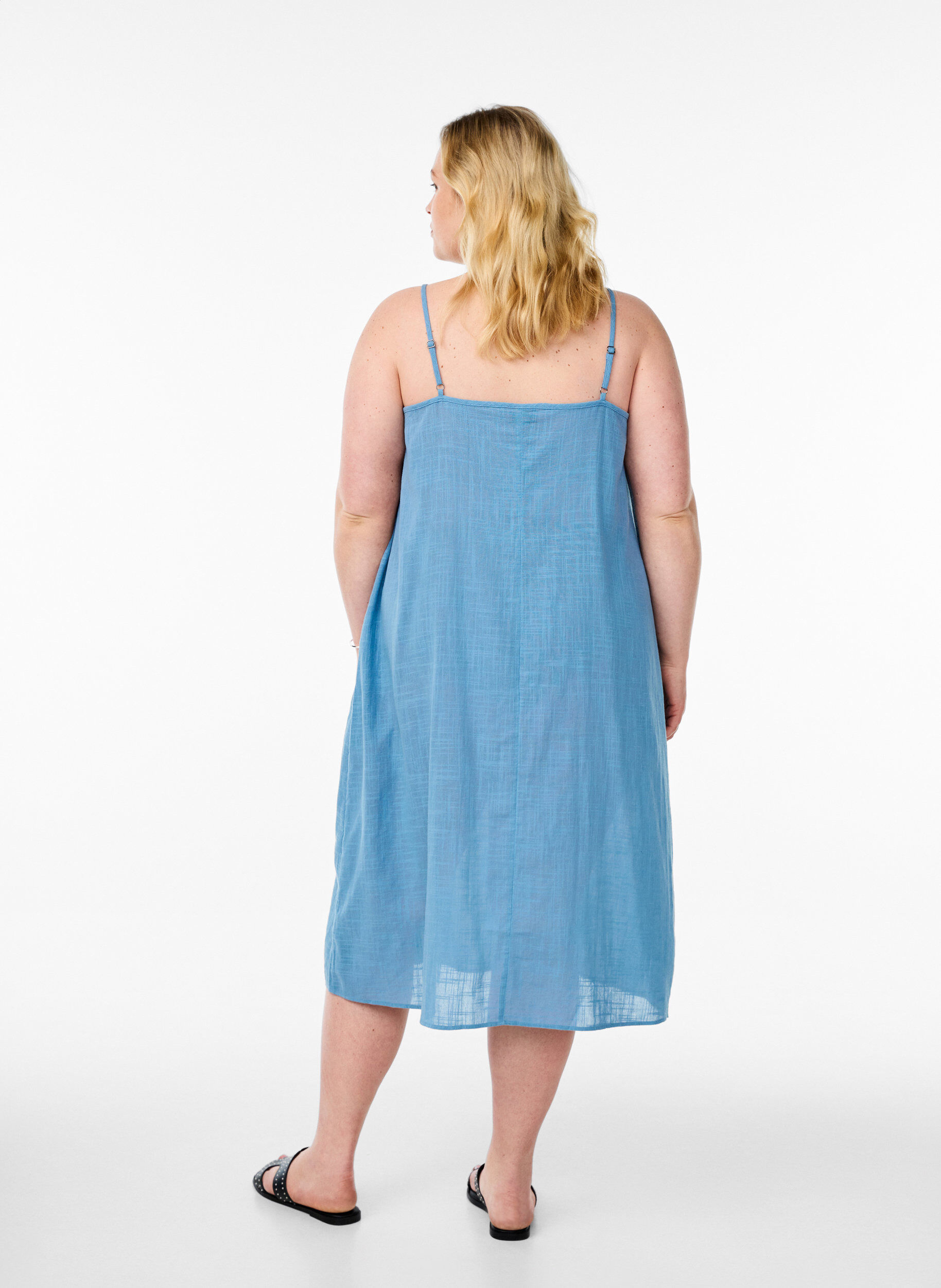 Zizzi FLASH - Baumwollkleid mit Midi-L&auml;nge und Tr&auml;gern, Blau, Model image number 1