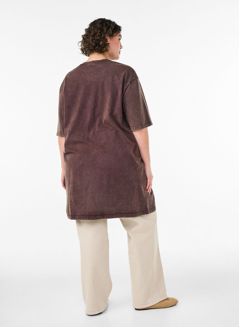 Lockeres T-Shirt-Kleid mit Washed-Optik, Braun, Model image number 2