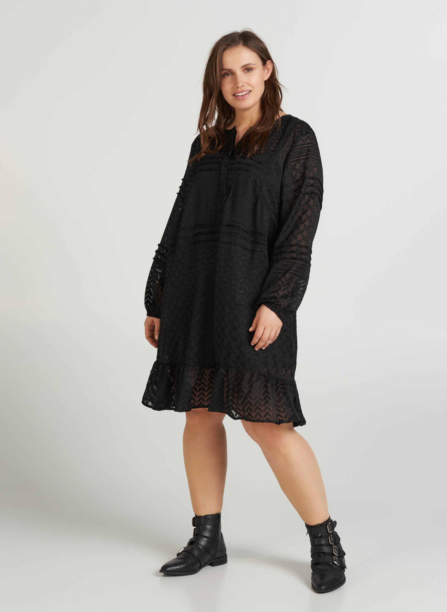 Zizzi Robe, Black, Model image number 2