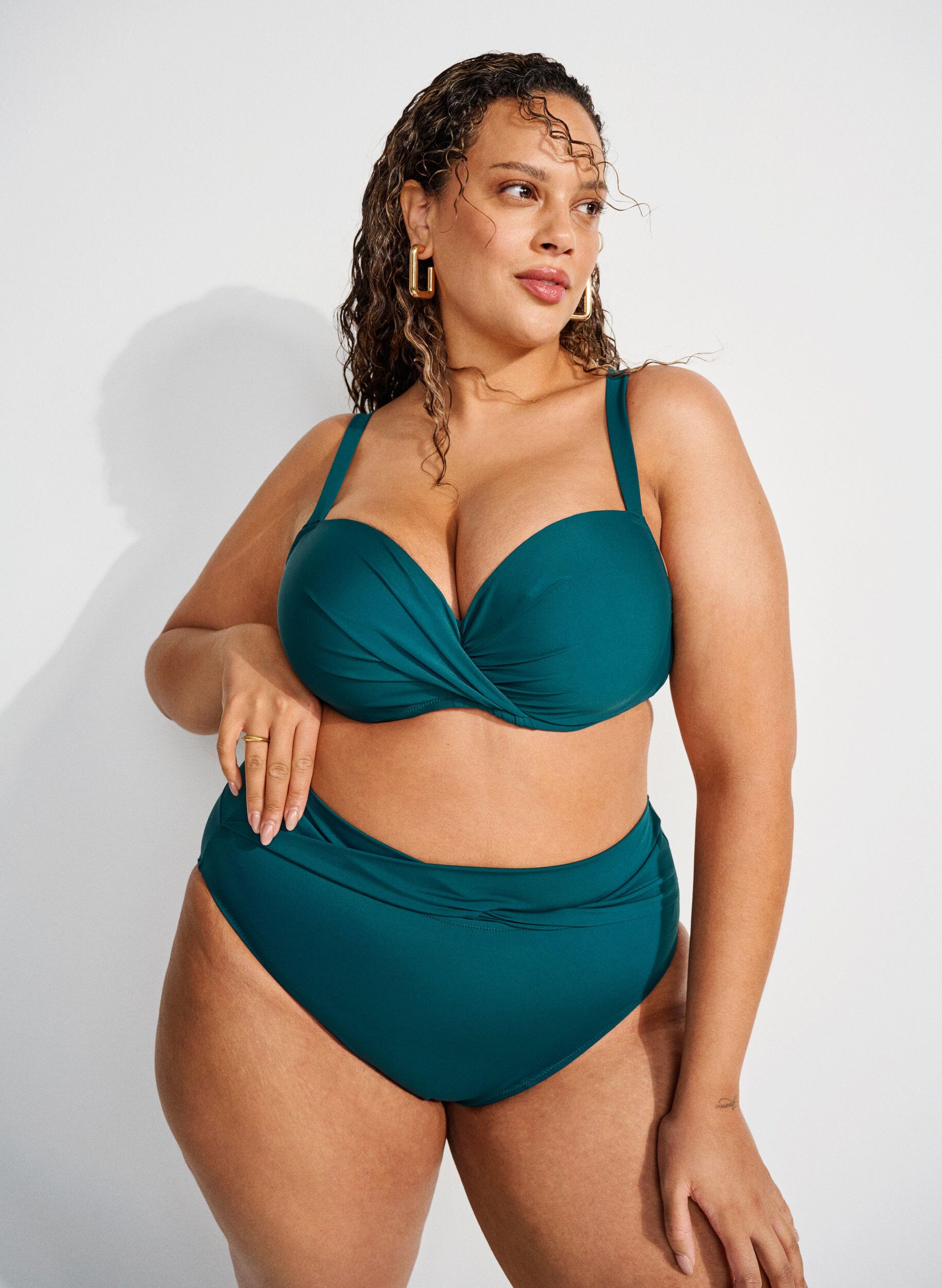 Culotte de bikini avec d&eacute;tail crois&eacute;