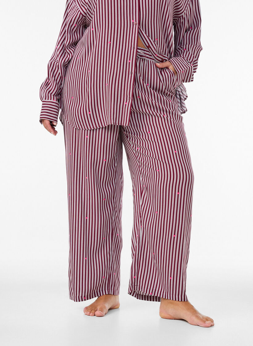 Pantalon de nuit ample &agrave; rayures et c&oelig;urs, Bordeaux fonc&eacute;, Model image number 2