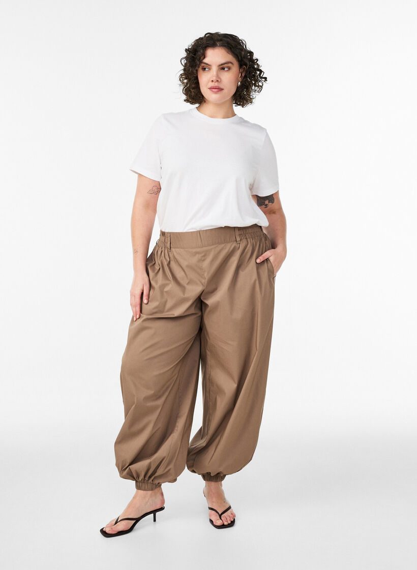 T-Shirt aus Baumwolle mit Print, Wei&szlig;, Model image number 1