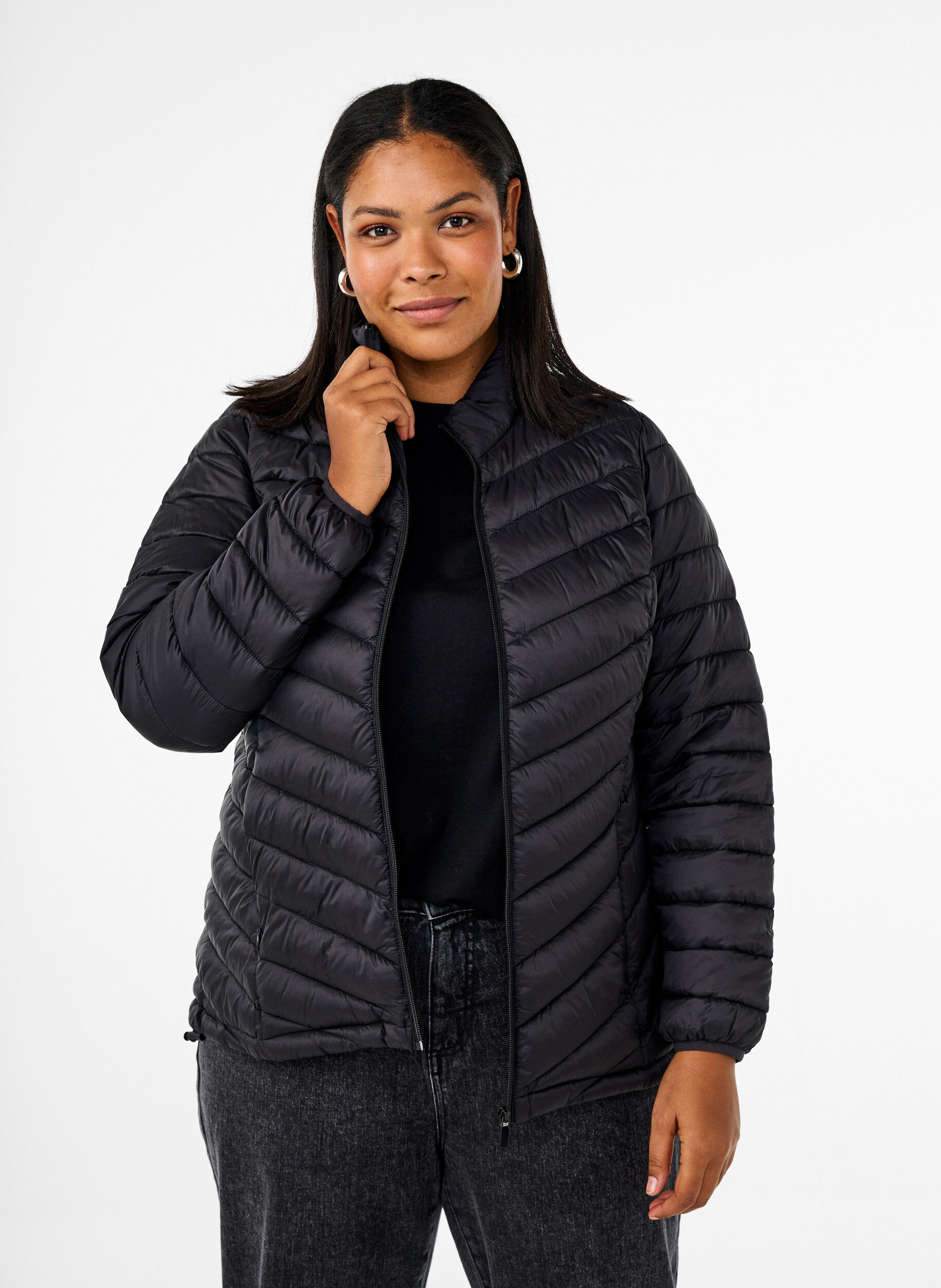Veste l&eacute;g&egrave;re avec des poches, Noir, Model