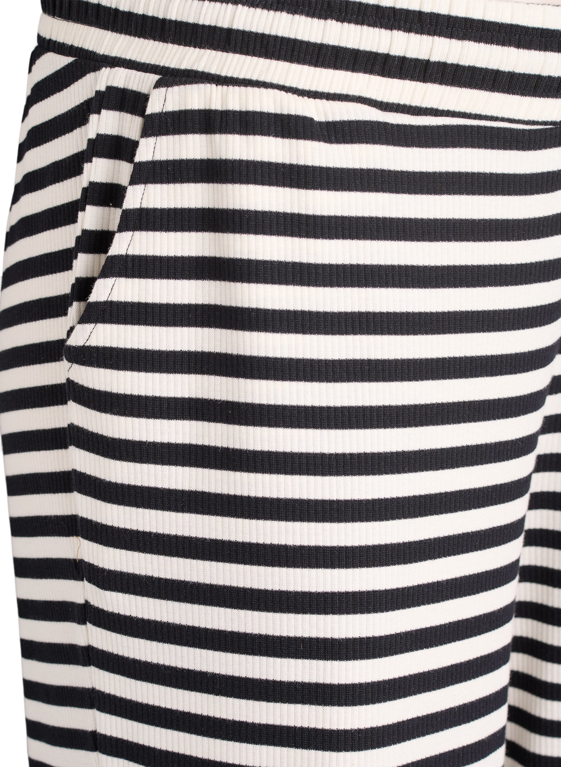 ZizziPantalon de pyjama ray&eacute; &agrave; taille haute et coupe ample, Noir, Packshot image number 2