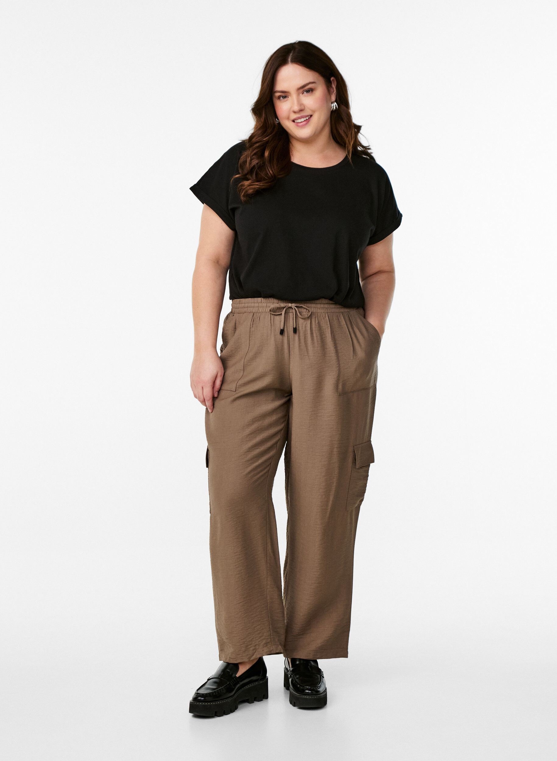 Zizzi T-shirt &agrave; manches courtes en coton m&eacute;lang&eacute;, Noir, Model image number 1