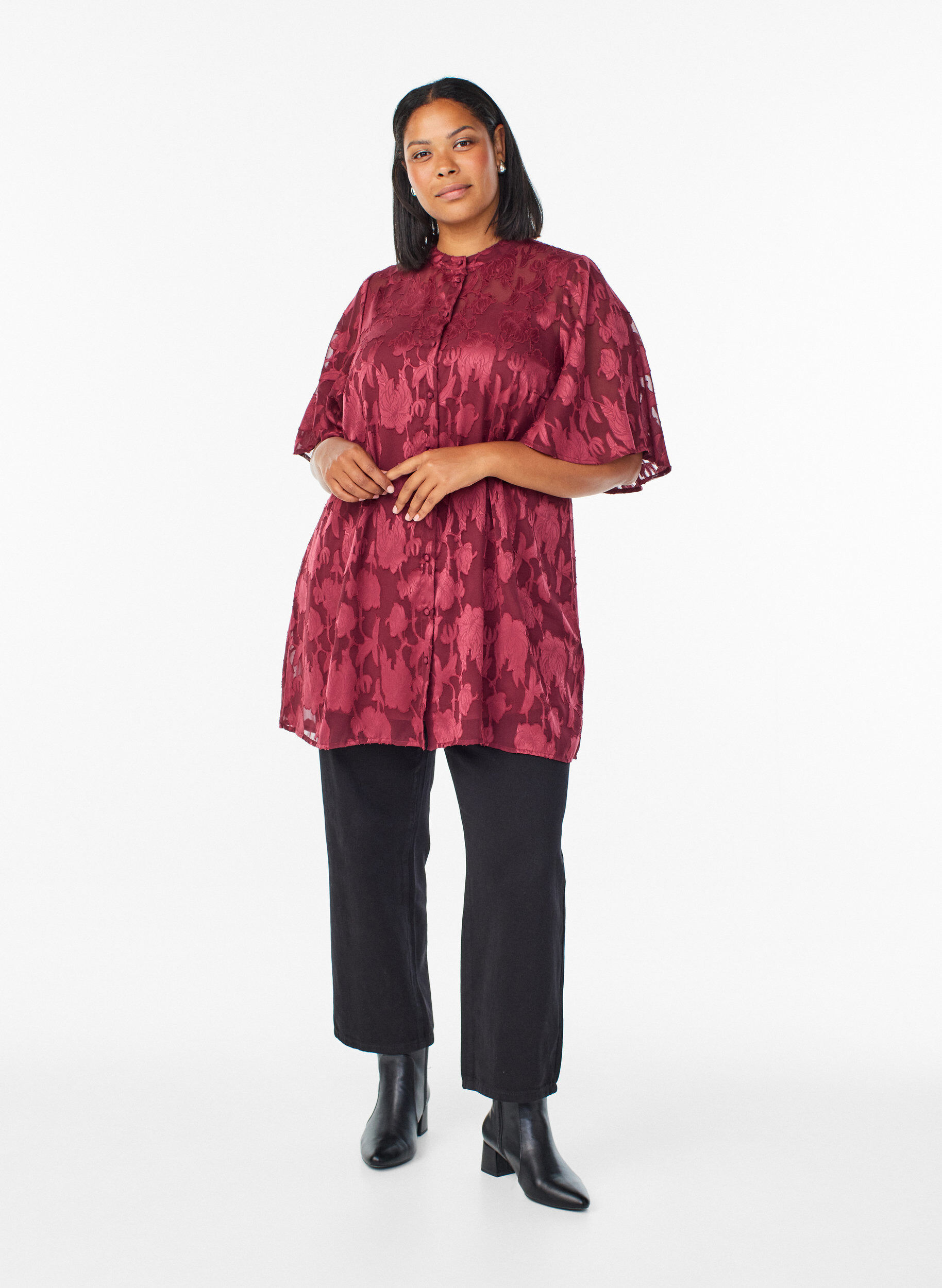 Zizzi Kurzes A-Linien-Kleid mit Blumenmuster, Dunkles Bordeaux, Model image number 1