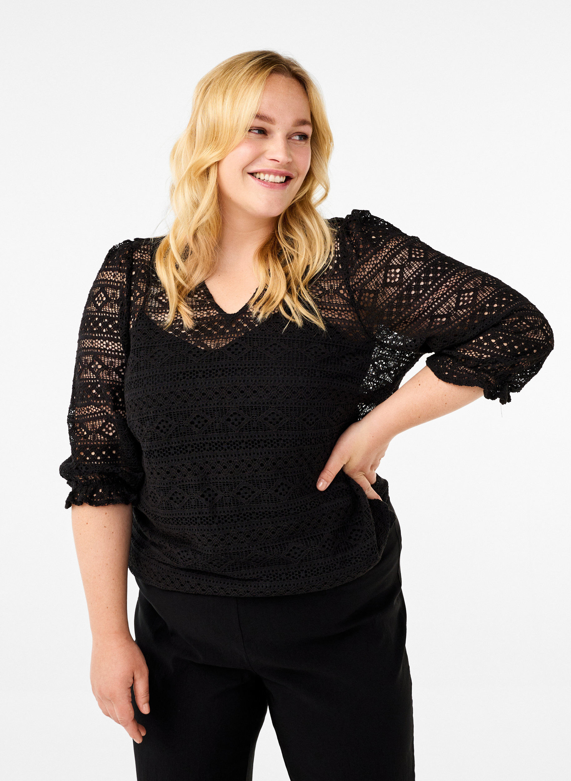 Zizzi Bluse mit Lochmuster und 3/4-&Auml;rmeln, Schwarz, Model image number 0