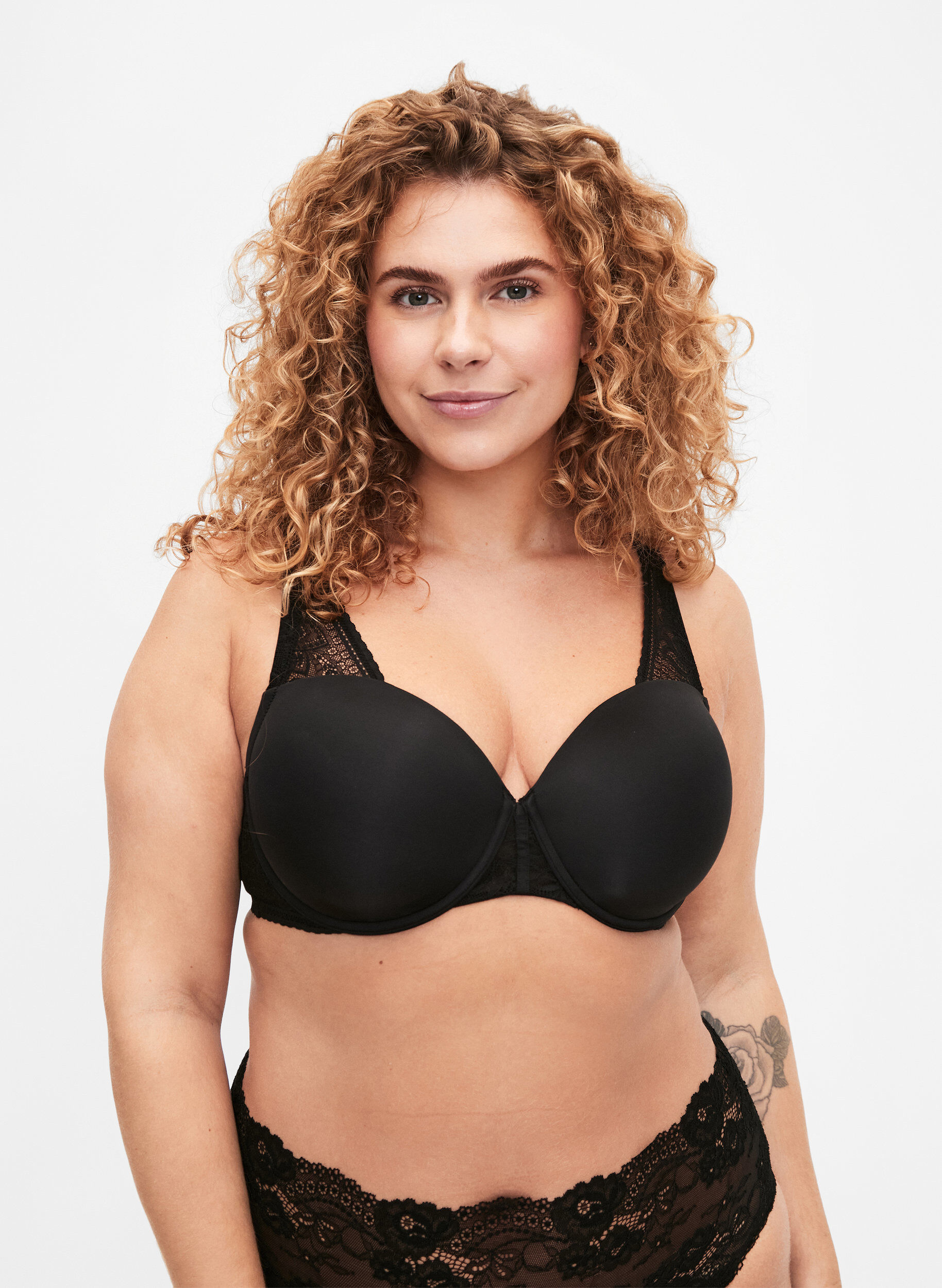 Zizzi Geformter BH mit Spitze, Black, Model image number 0
