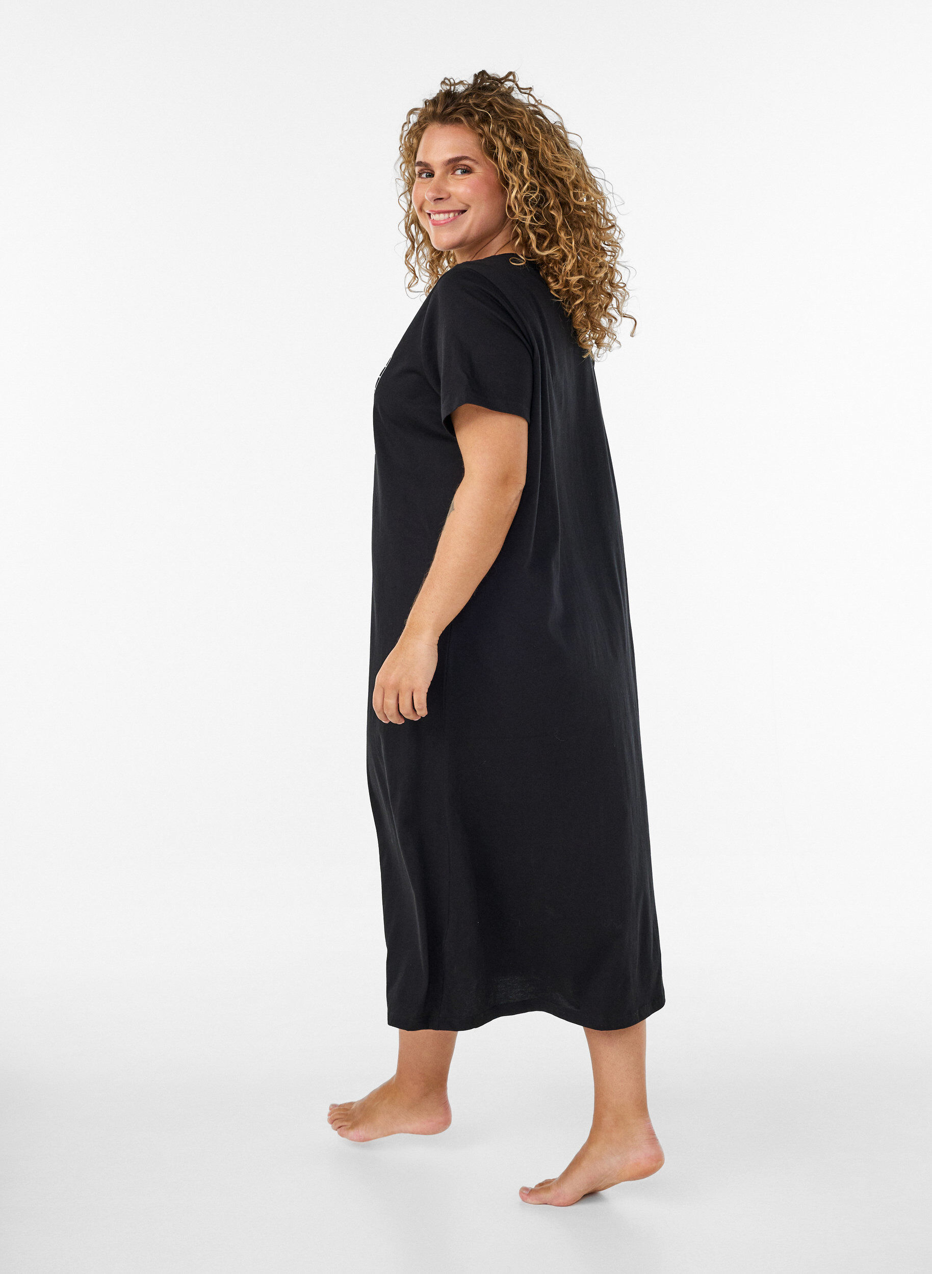 ZizziMidi-Nachthemd aus Bio-Baumwolle, Schwarz, Model image number 1
