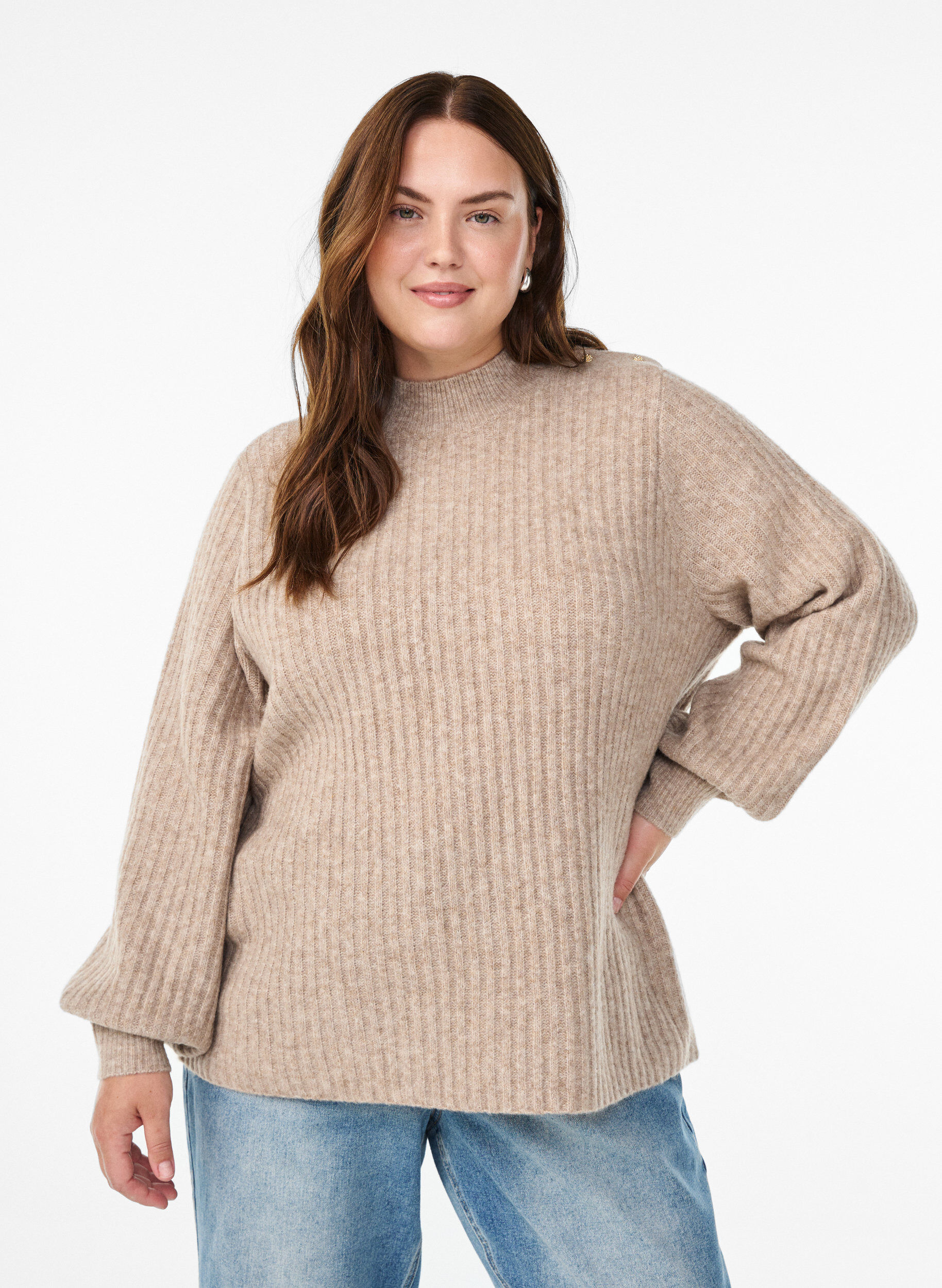 Pullover aus Rippstrick mit Puff&auml;rmeln und Kn&ouml;pfen, Beige, Model