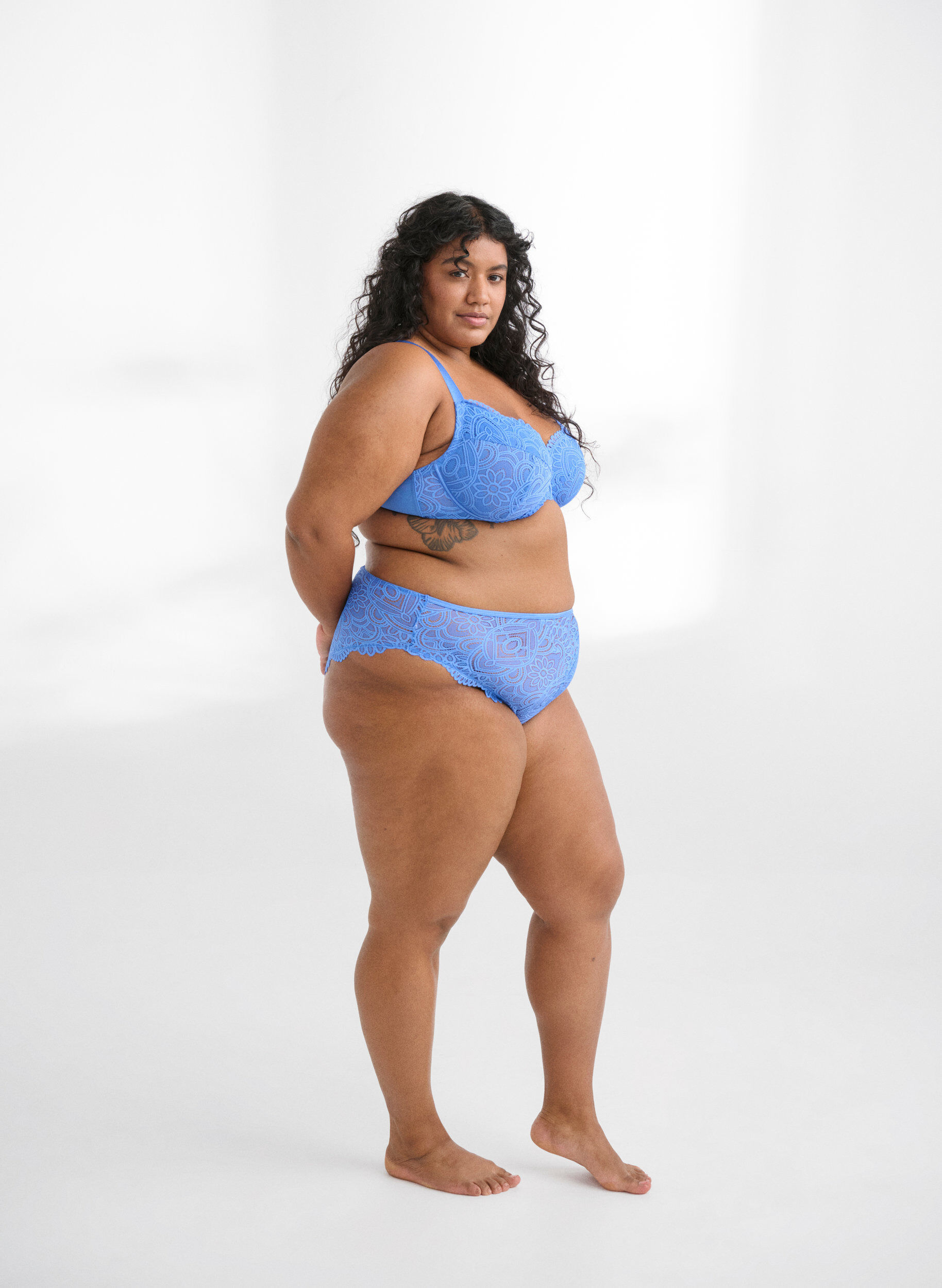 Zizzi Culotte br&eacute;silienne en dentelle avec taille r&eacute;guli&egrave;re, Bleu, Image image number 0