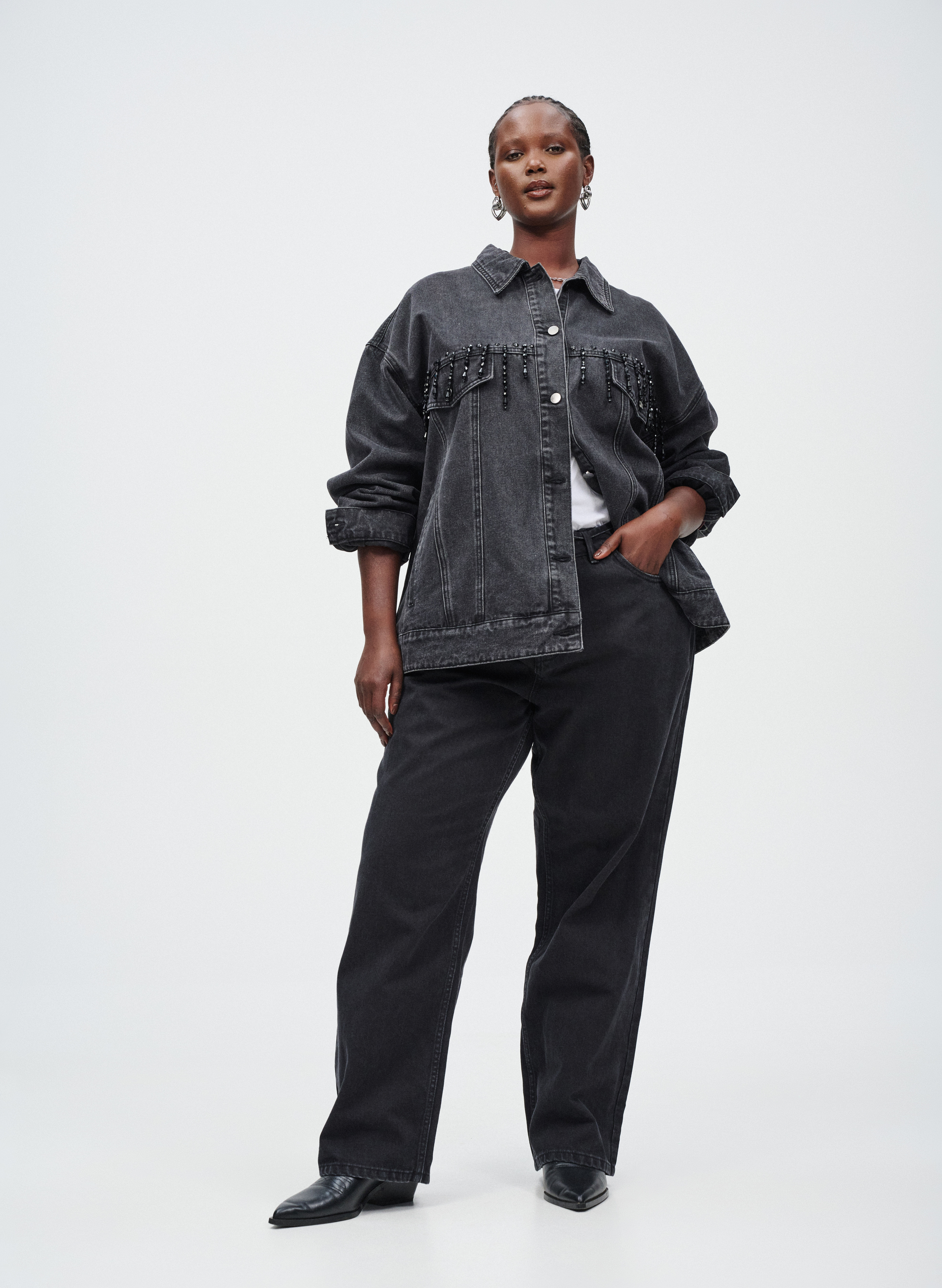 Veste en jean avec franges en perles, , Model
