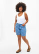 Denim-Shorts mit gesticktem Erdbeermotiv, Blau, Model image number 1