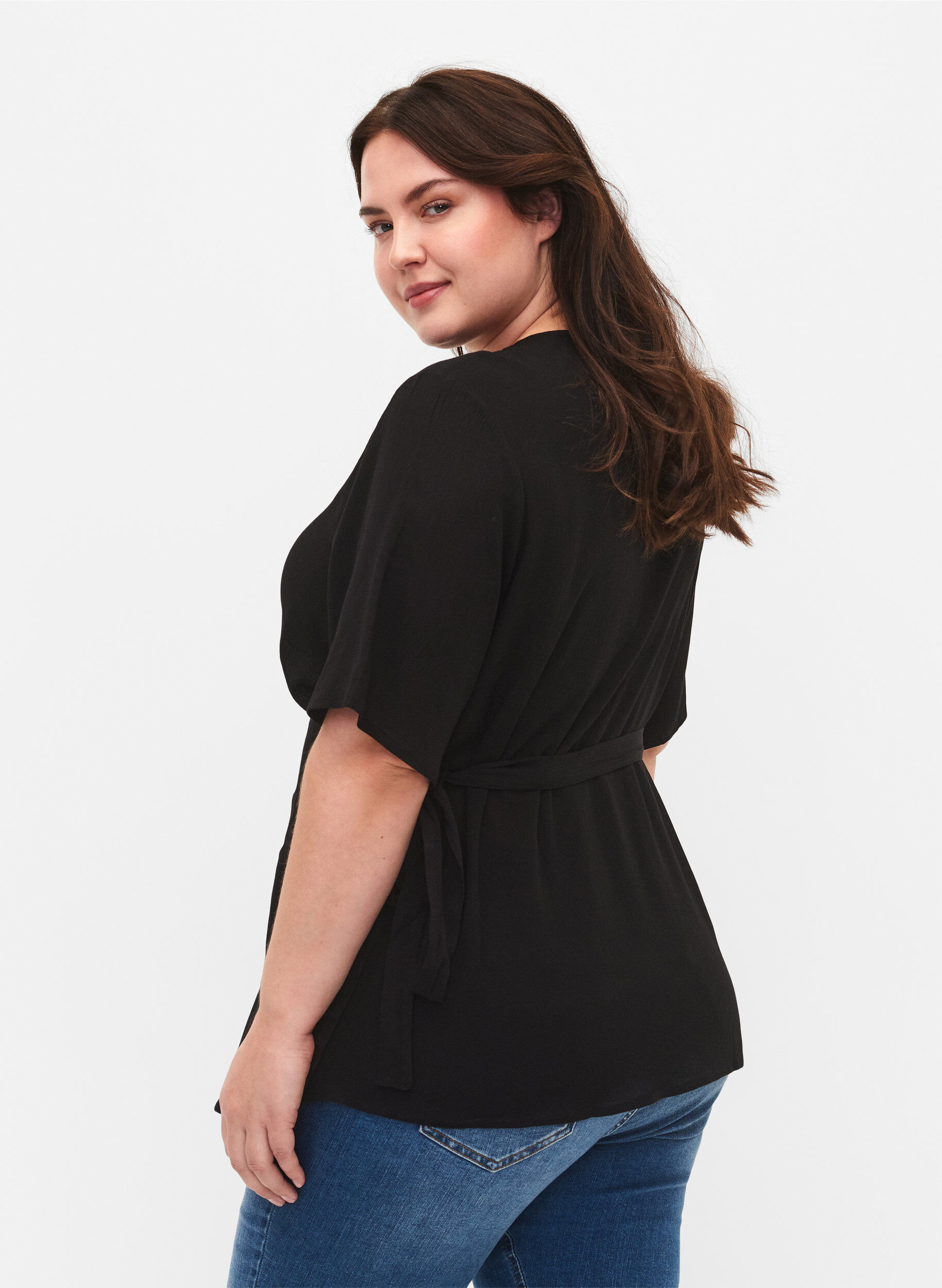 Zizzi Bluse aus Viskose mit Wickel-Optik, Black, Model image number 1