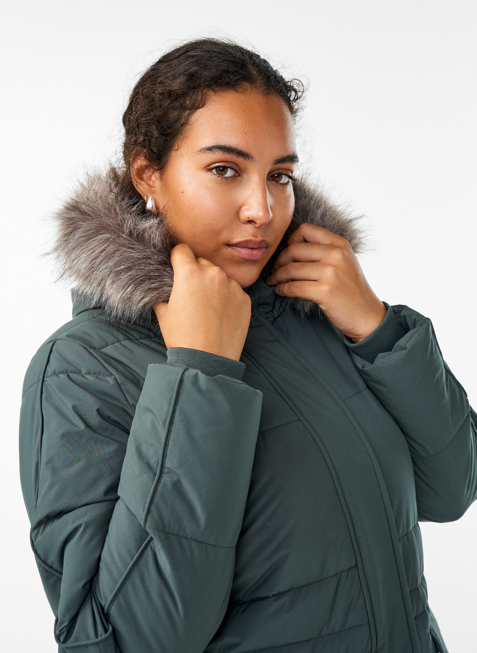 Zizzi Wasserabweisender Parka mit Kunstpelzkragen, Gr&uuml;n, Model image number 3