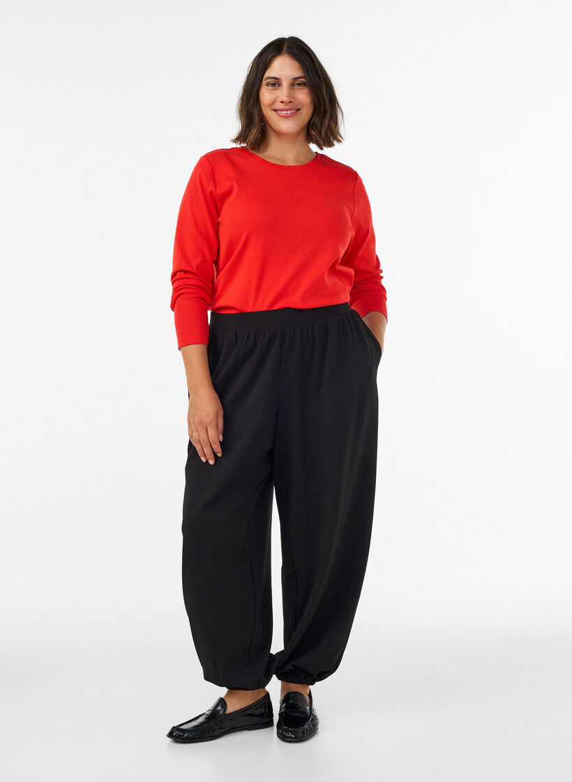 Langarm-Basic-T-Shirt mit Rundhalsausschnitt, Rot, Model image number 1