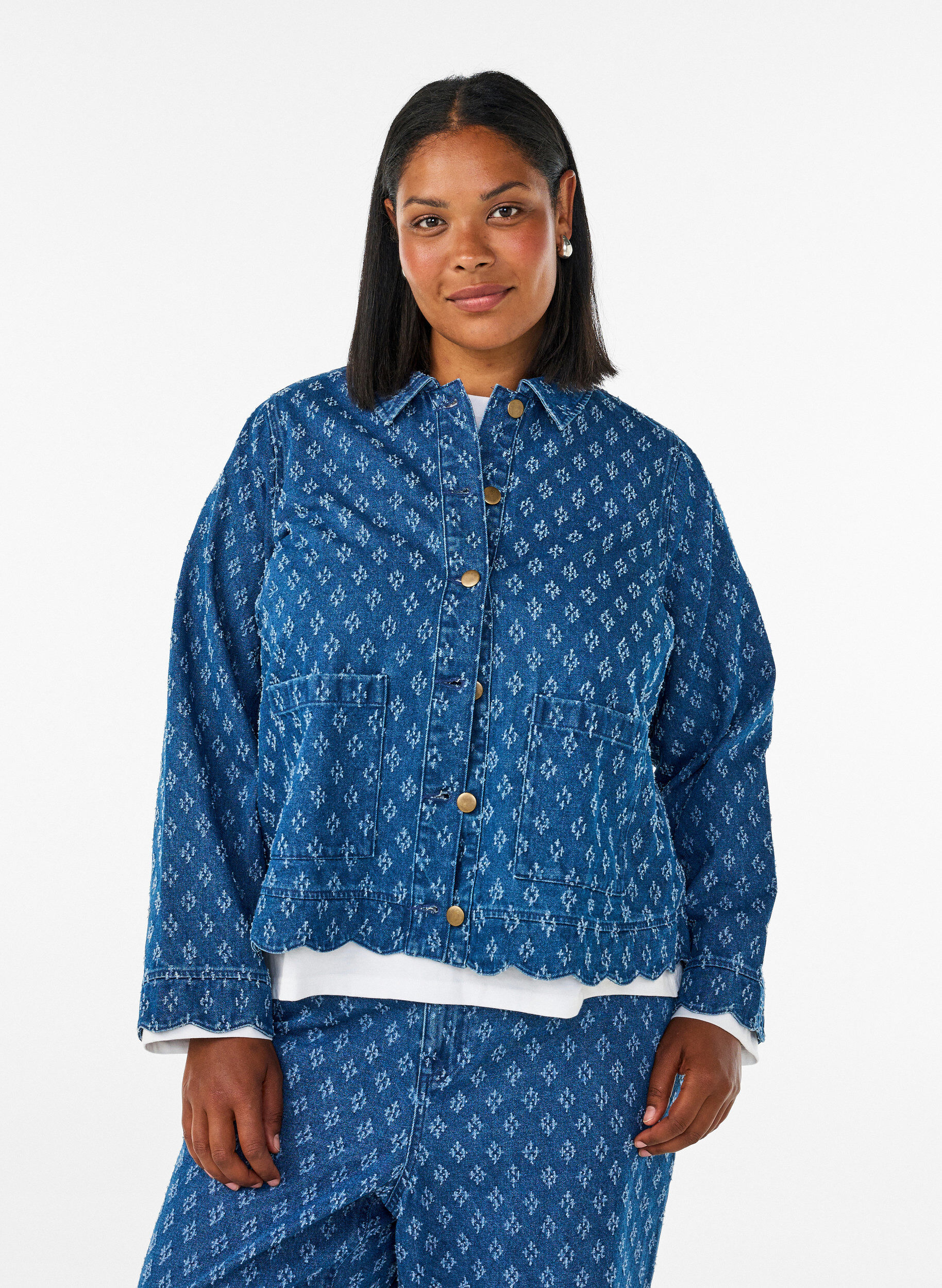 Jeansjacke mit Destroyed-Muster, Blau, Model