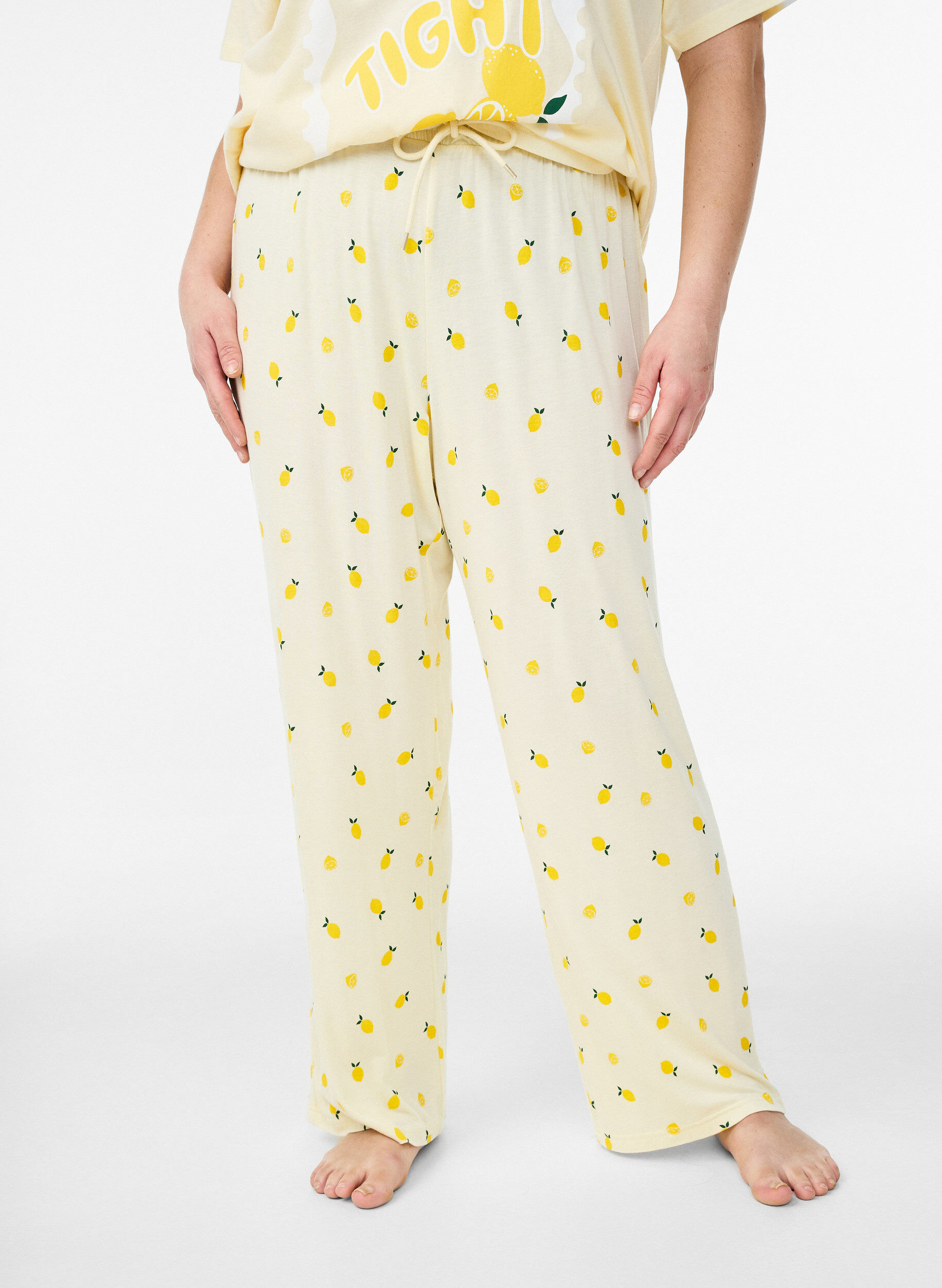 ZizziPyjamahose aus weichem Jersey mit hoher Taille und Frucht-Print, Gelb, Model image number 2