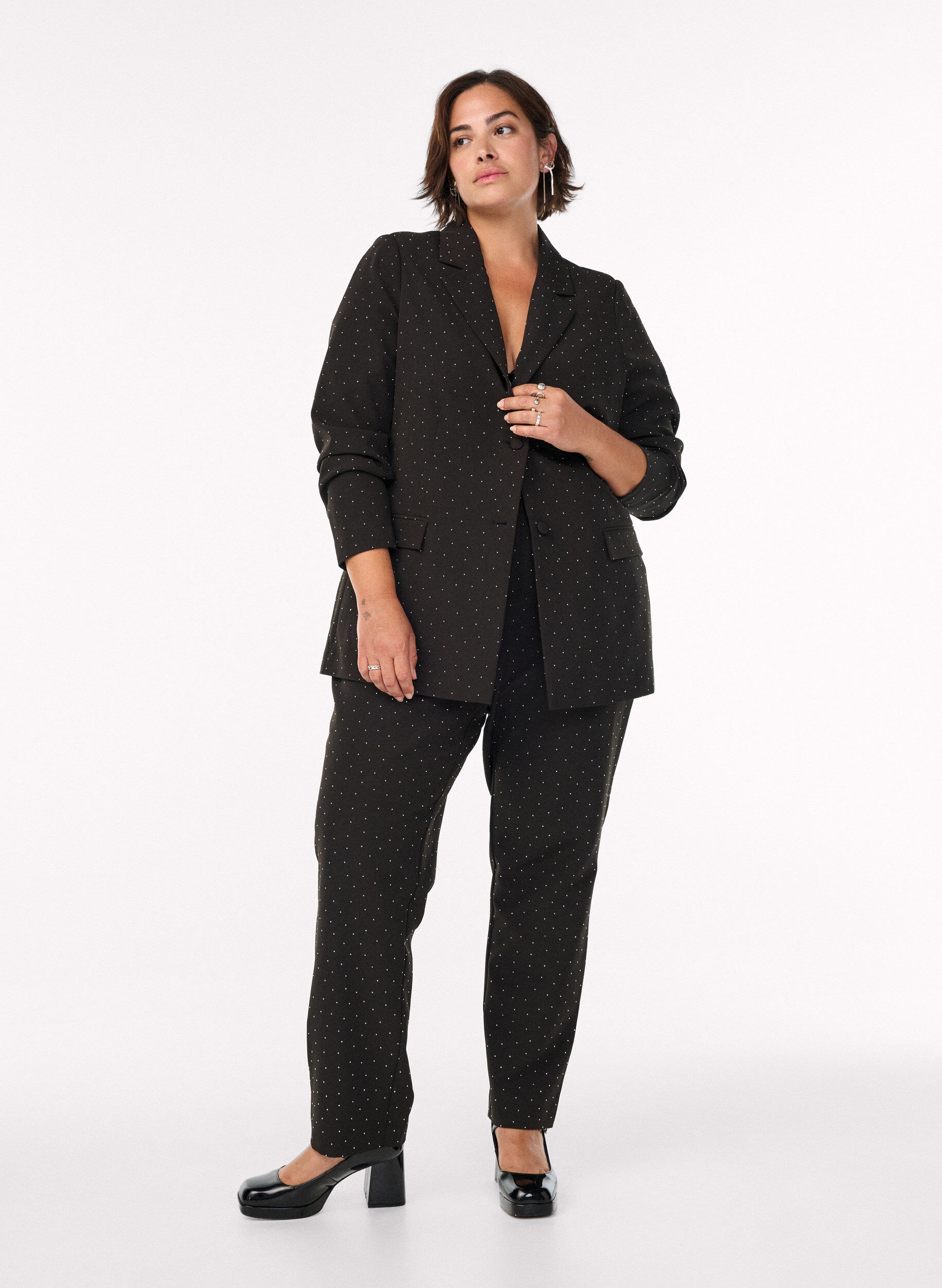 Pantalon taille haute avec des strass, Noir, Model