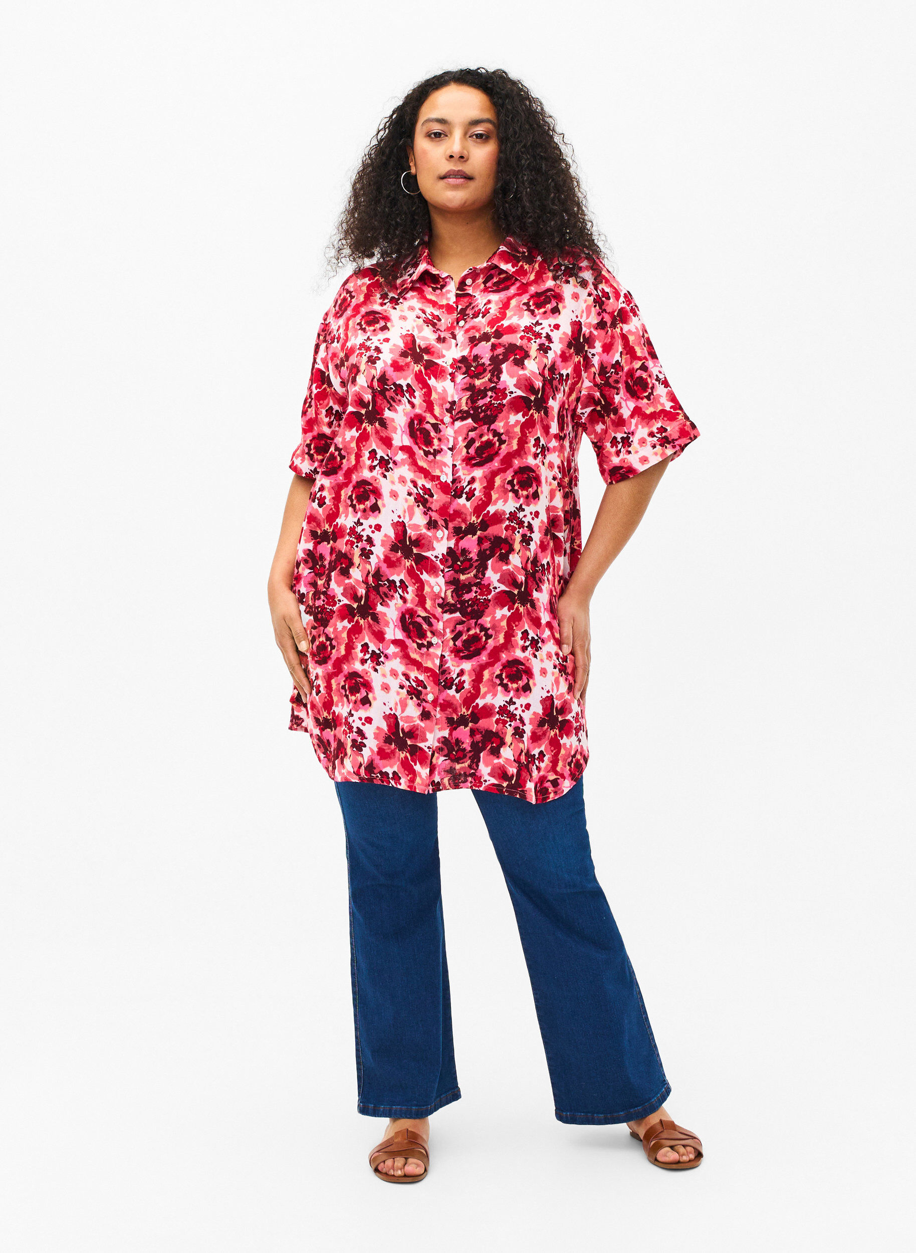 Zizzi Langes Shirt mit Allover-Druck, Pink AOP Flower, Model image number 2