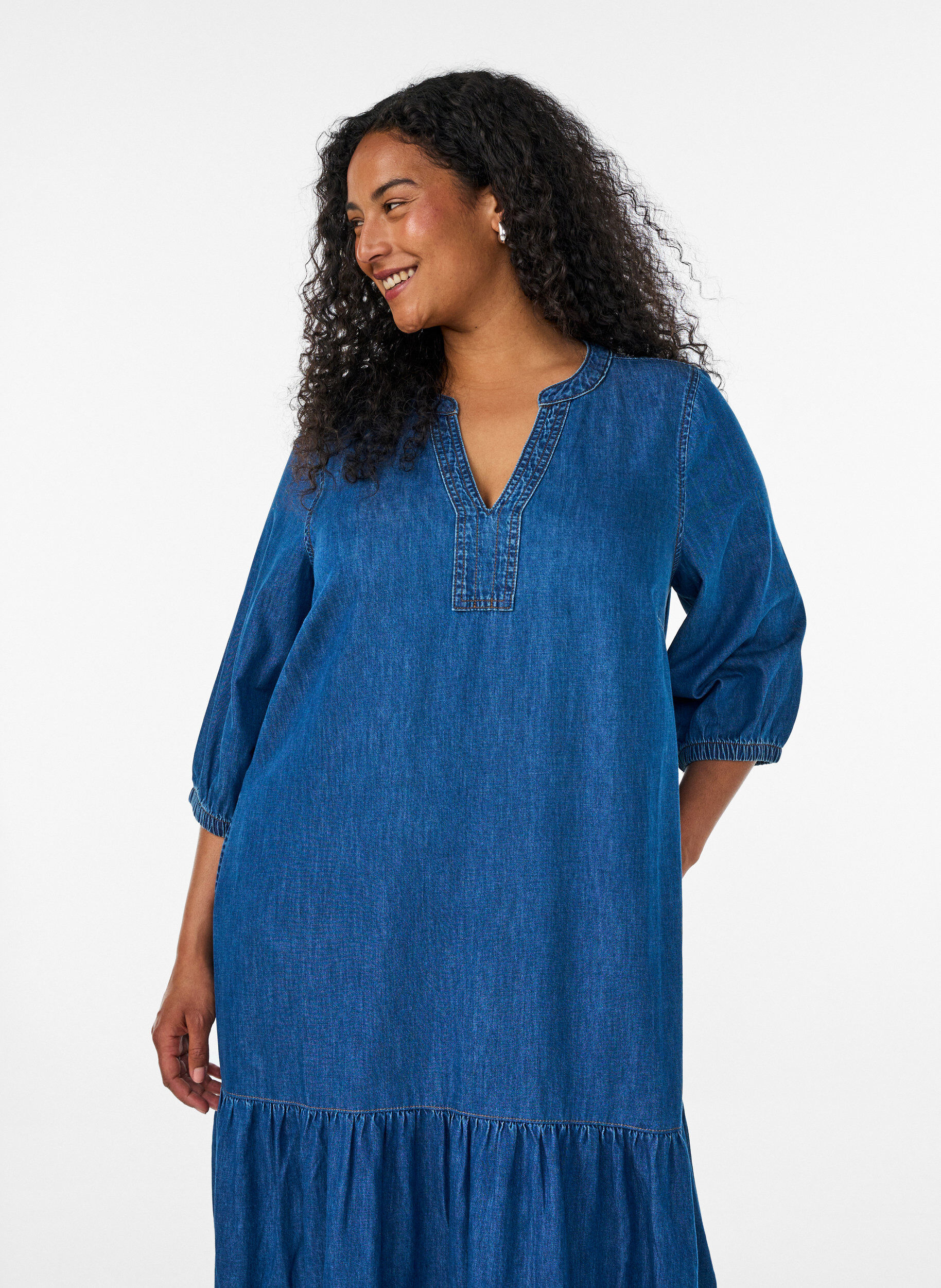 ZizziRobe longue en jean avec volants &eacute;tag&eacute;s, Bleu, Model image number 2