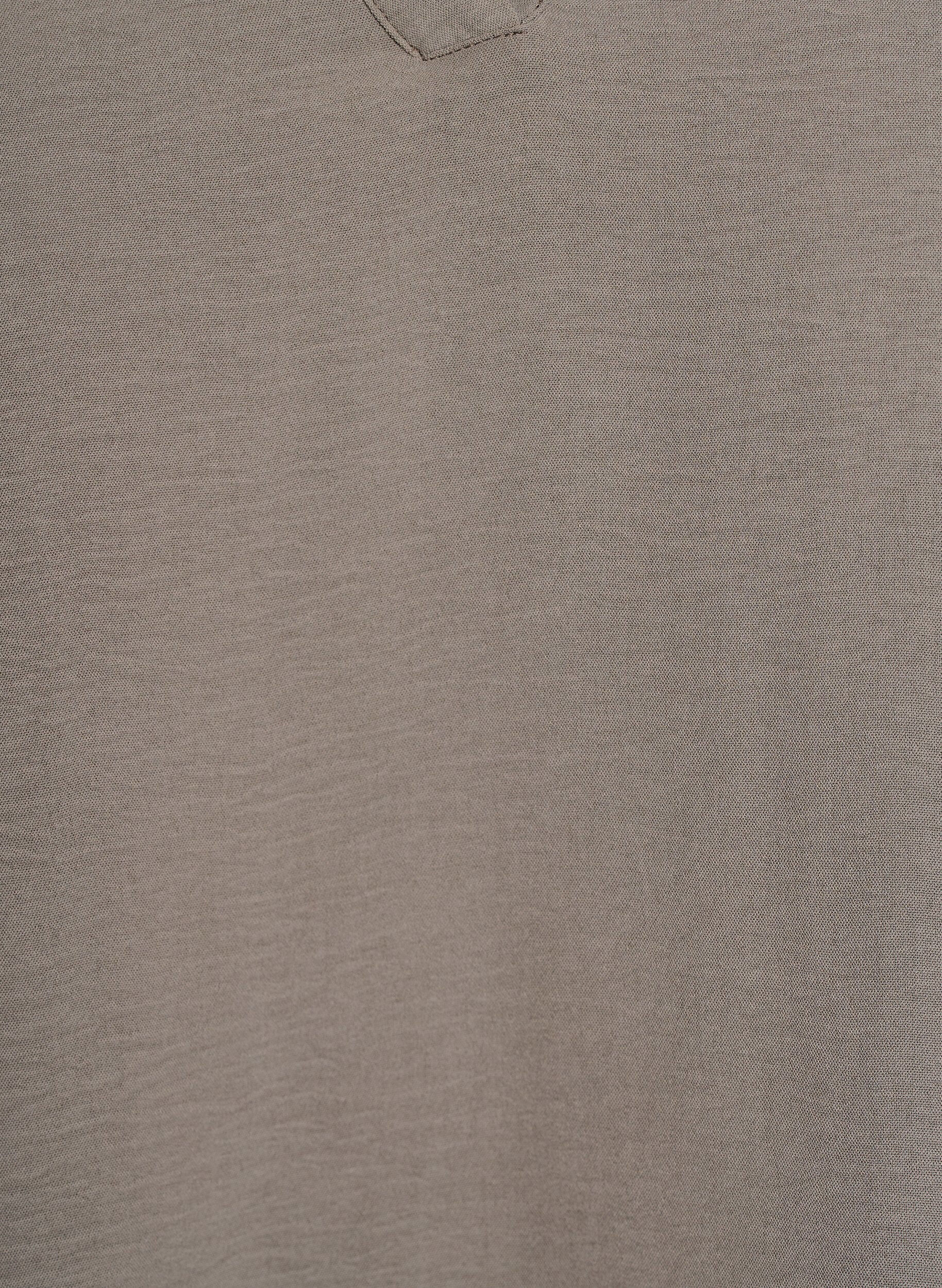 Zizzi Bluse mit Smockb&uuml;ndchen und V-Ausschnitt, Beige, Packshot image number 2